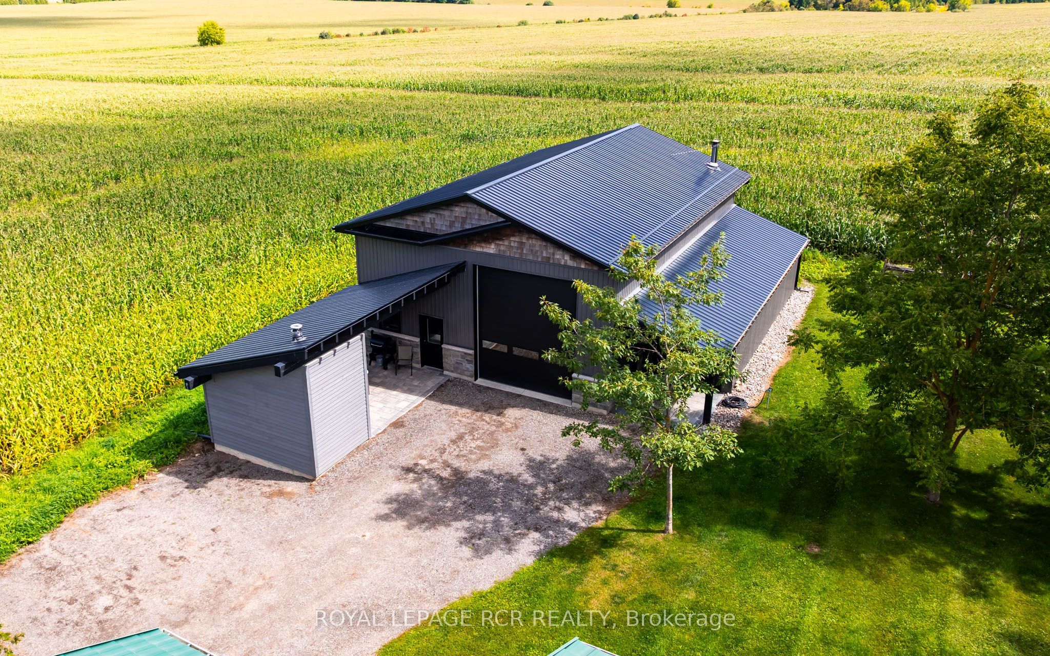 253247 9th Line Property Photo 9