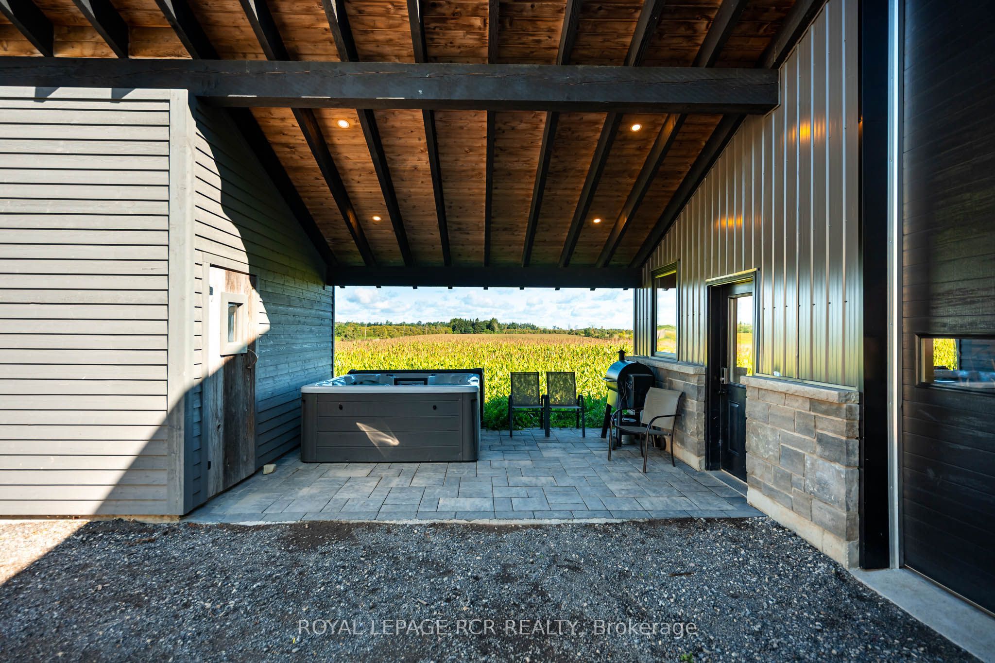 253247 9th Line Property Photo 14