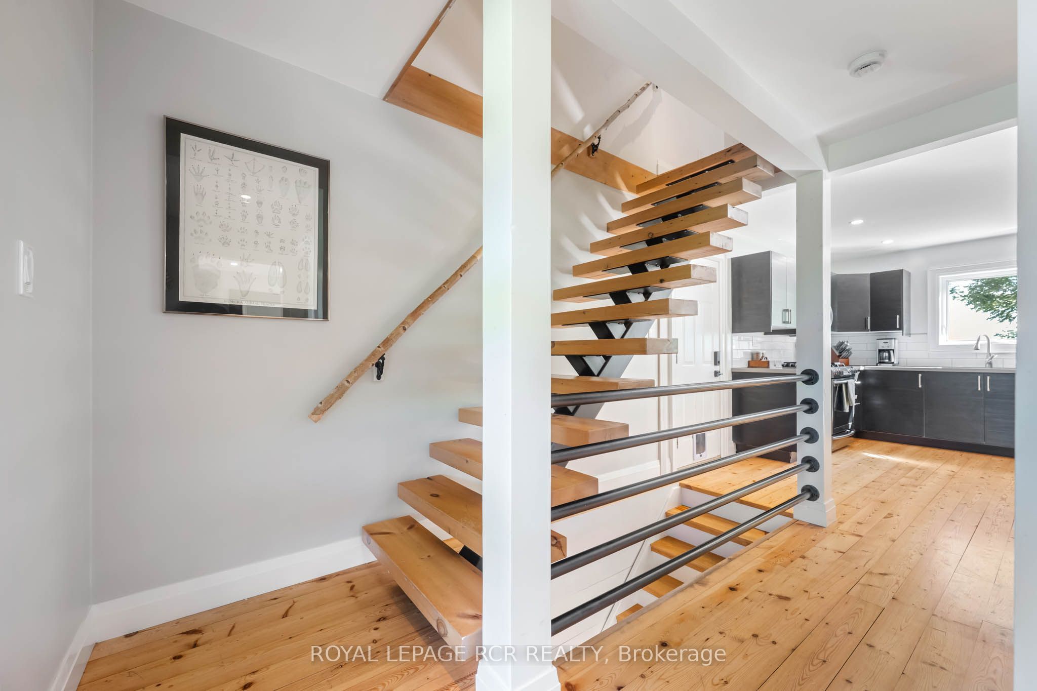 253247 9th Line Property Photo 16