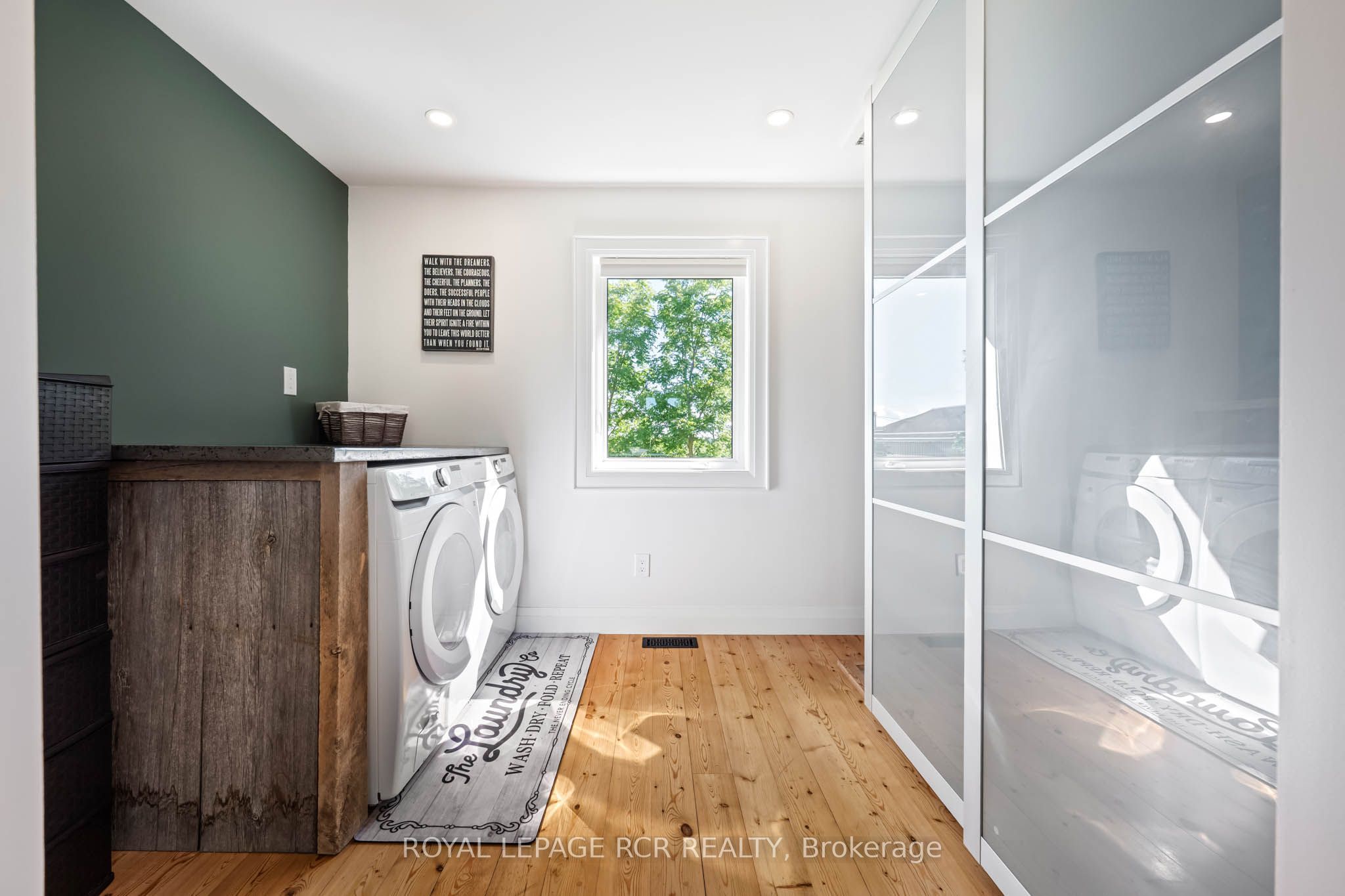 253247 9th Line Property Photo 34