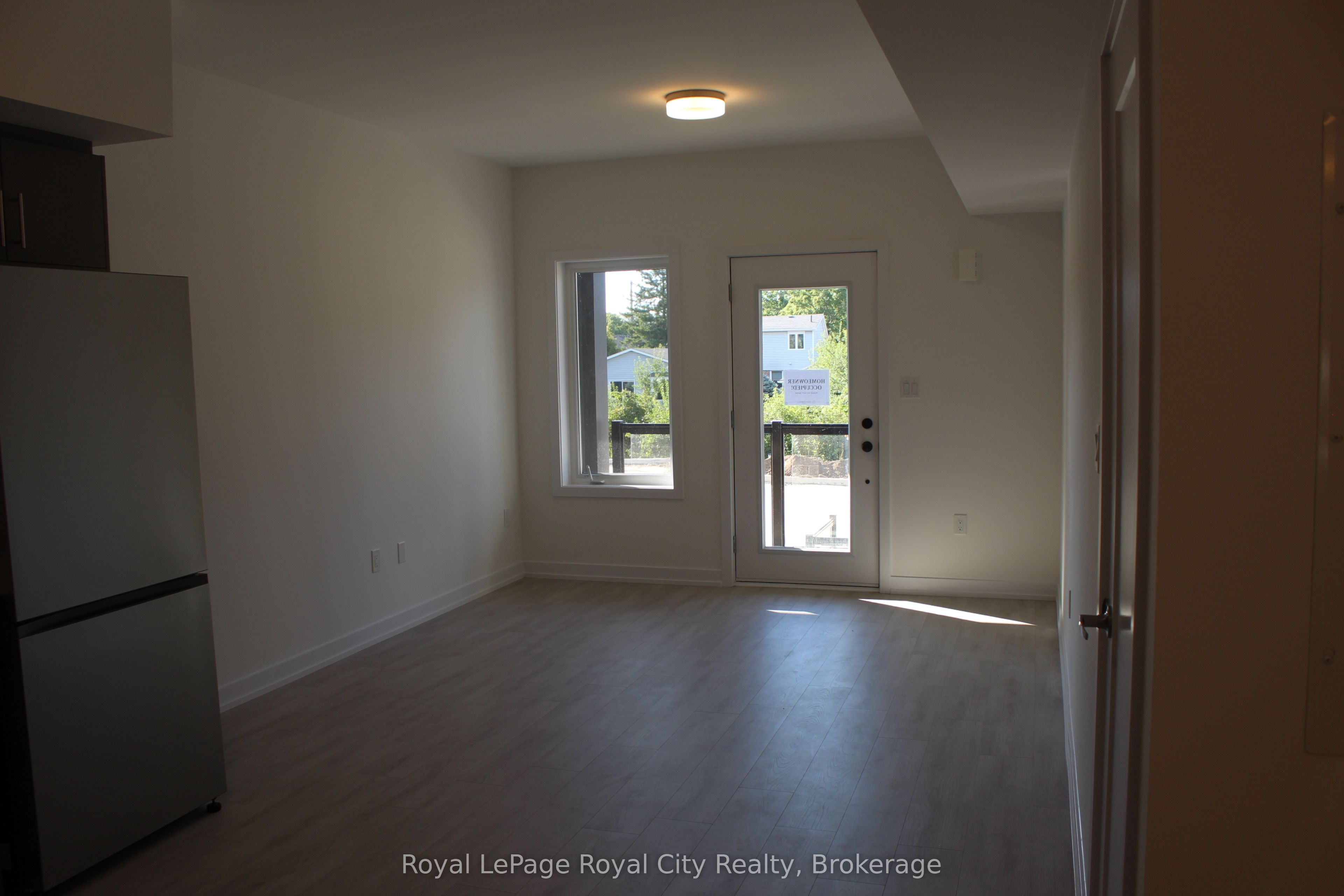 42 Lowes Road W 64 Property Photo 5