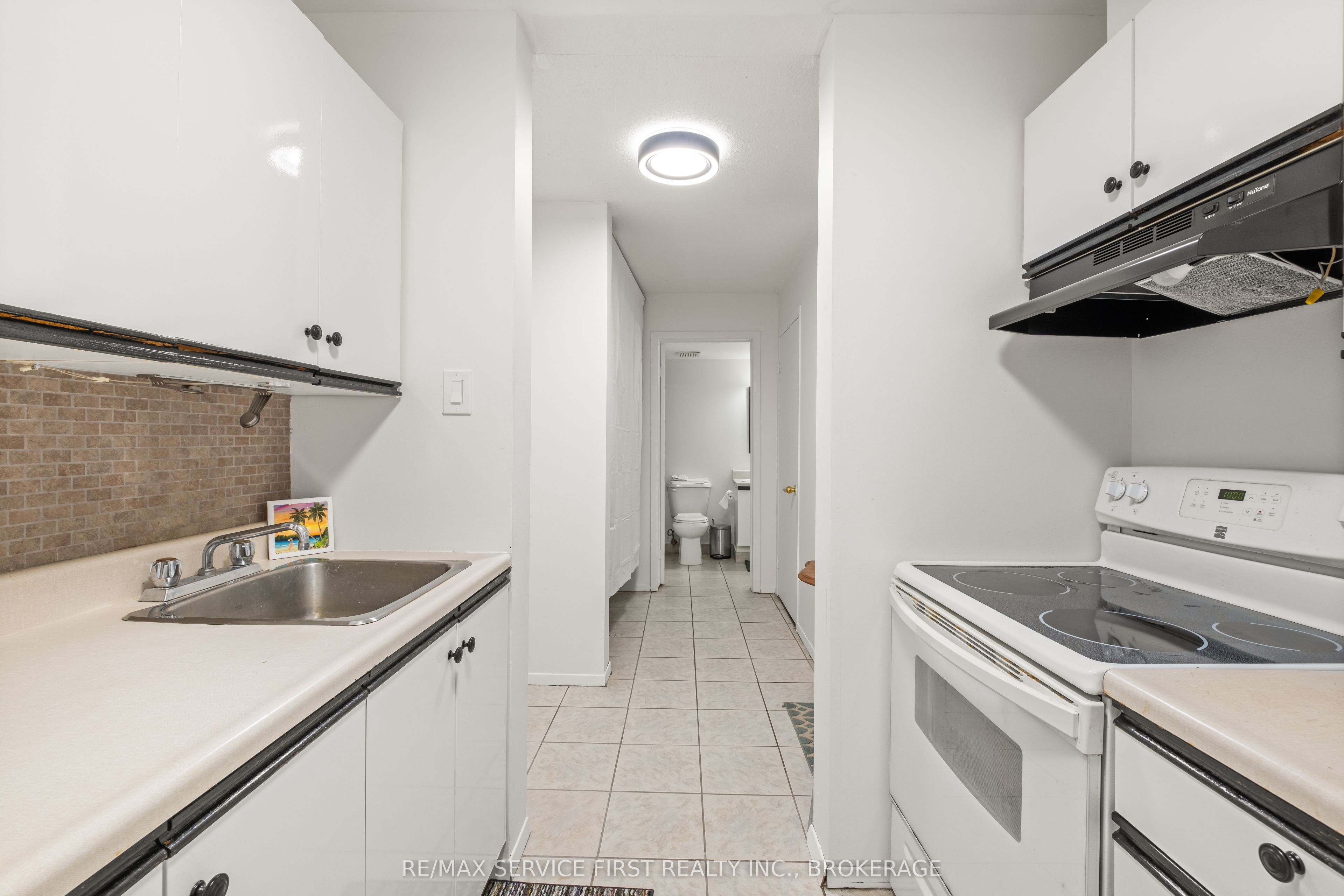 550 Talbot Place 105 Property Photo 8