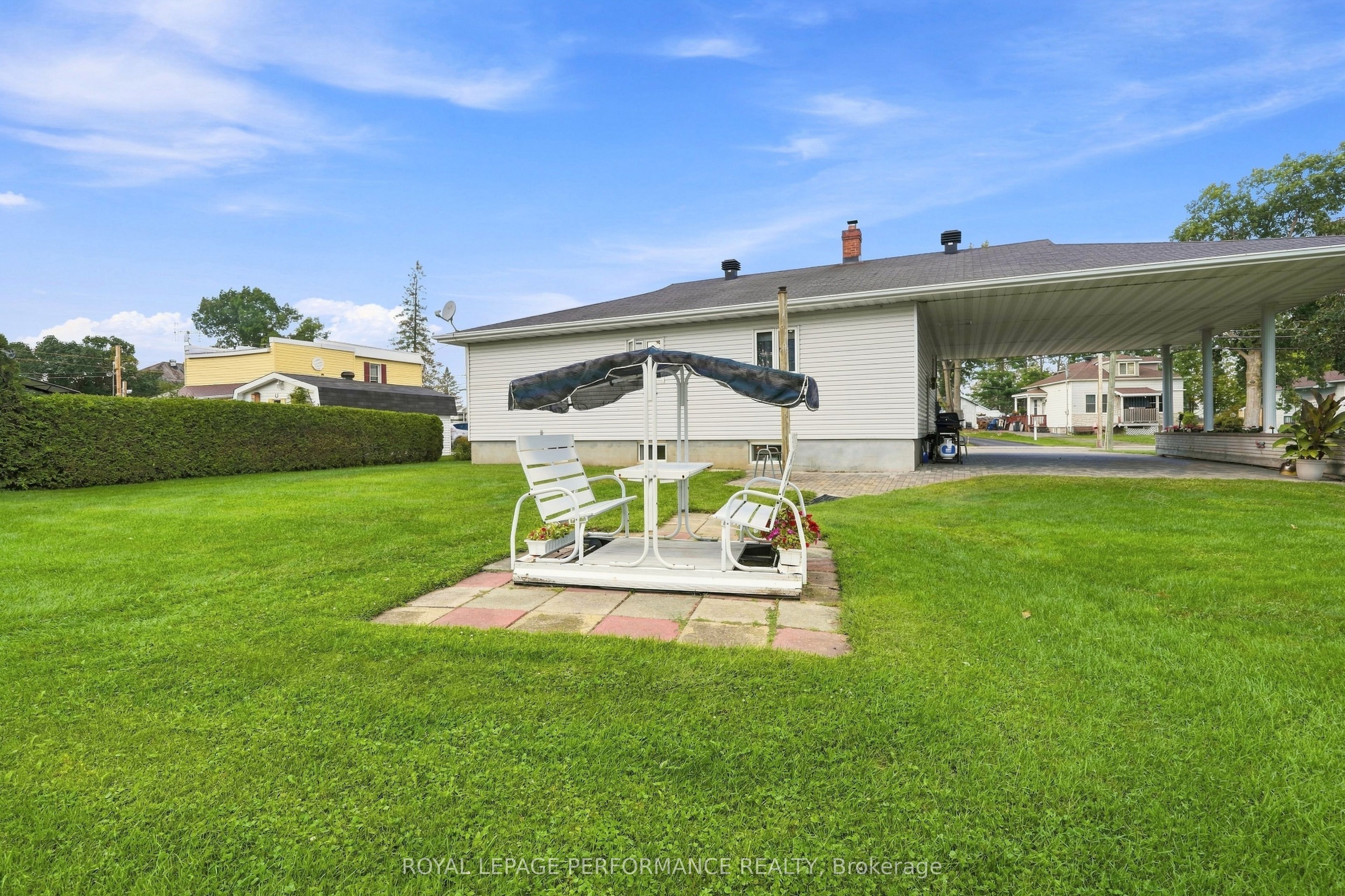 2012 Lajoie Street Property Photo 41