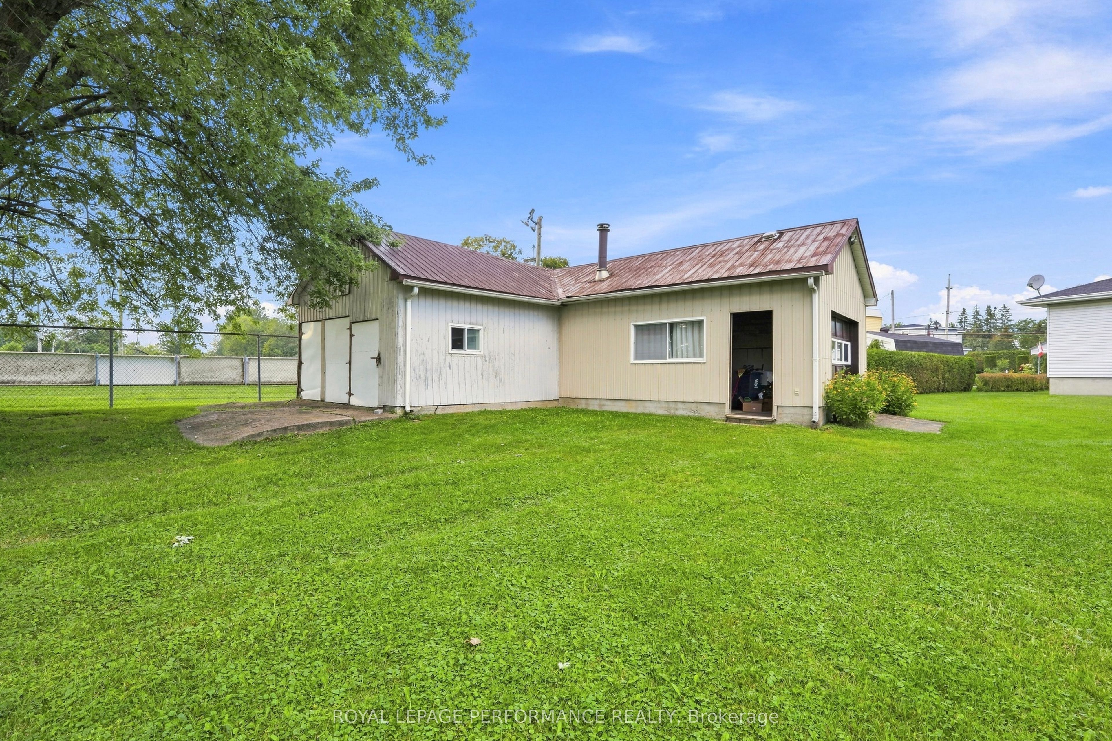 2012 Lajoie Street Property Photo 42