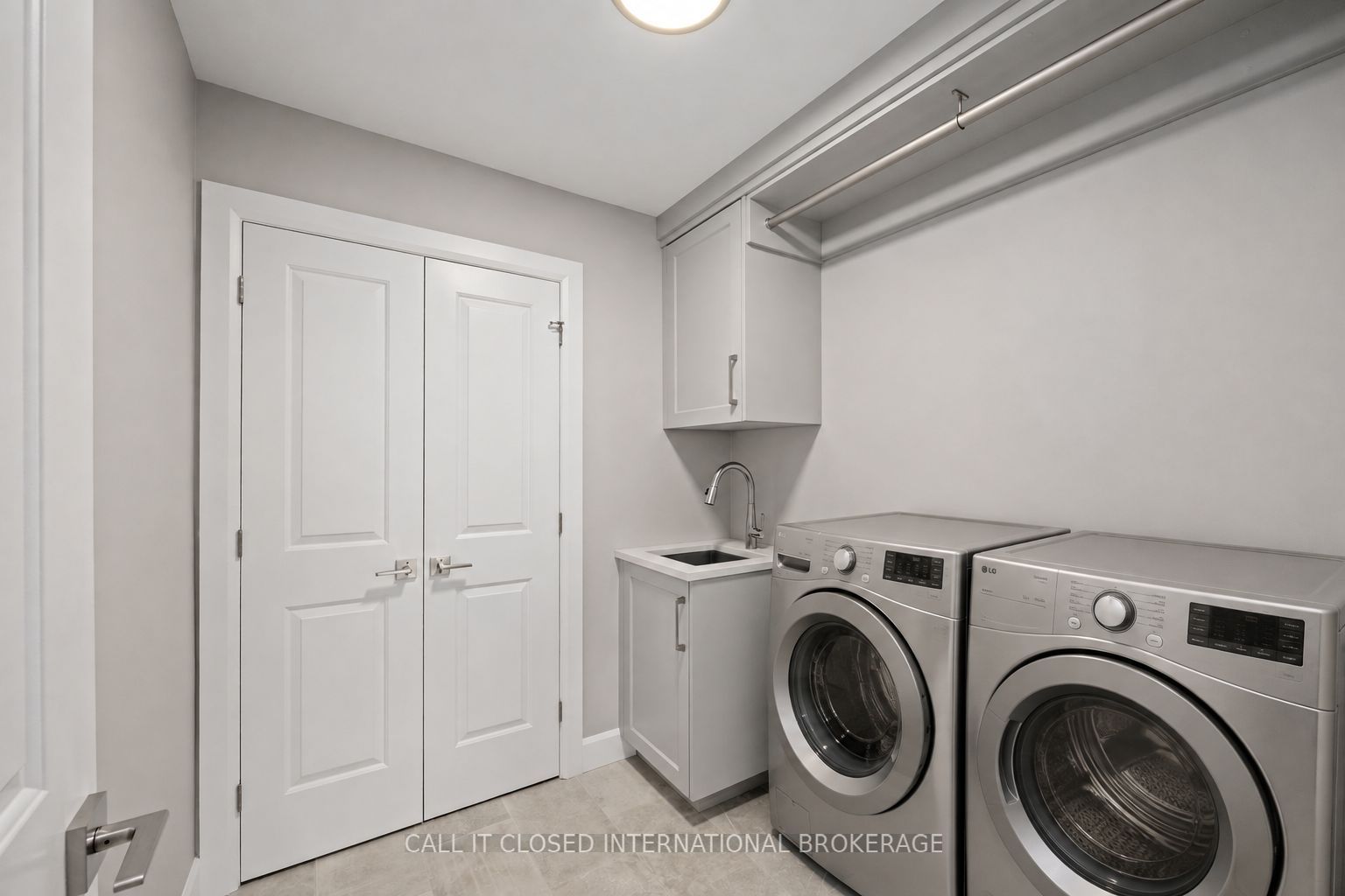 44 Royal Crescent Property Photo 27