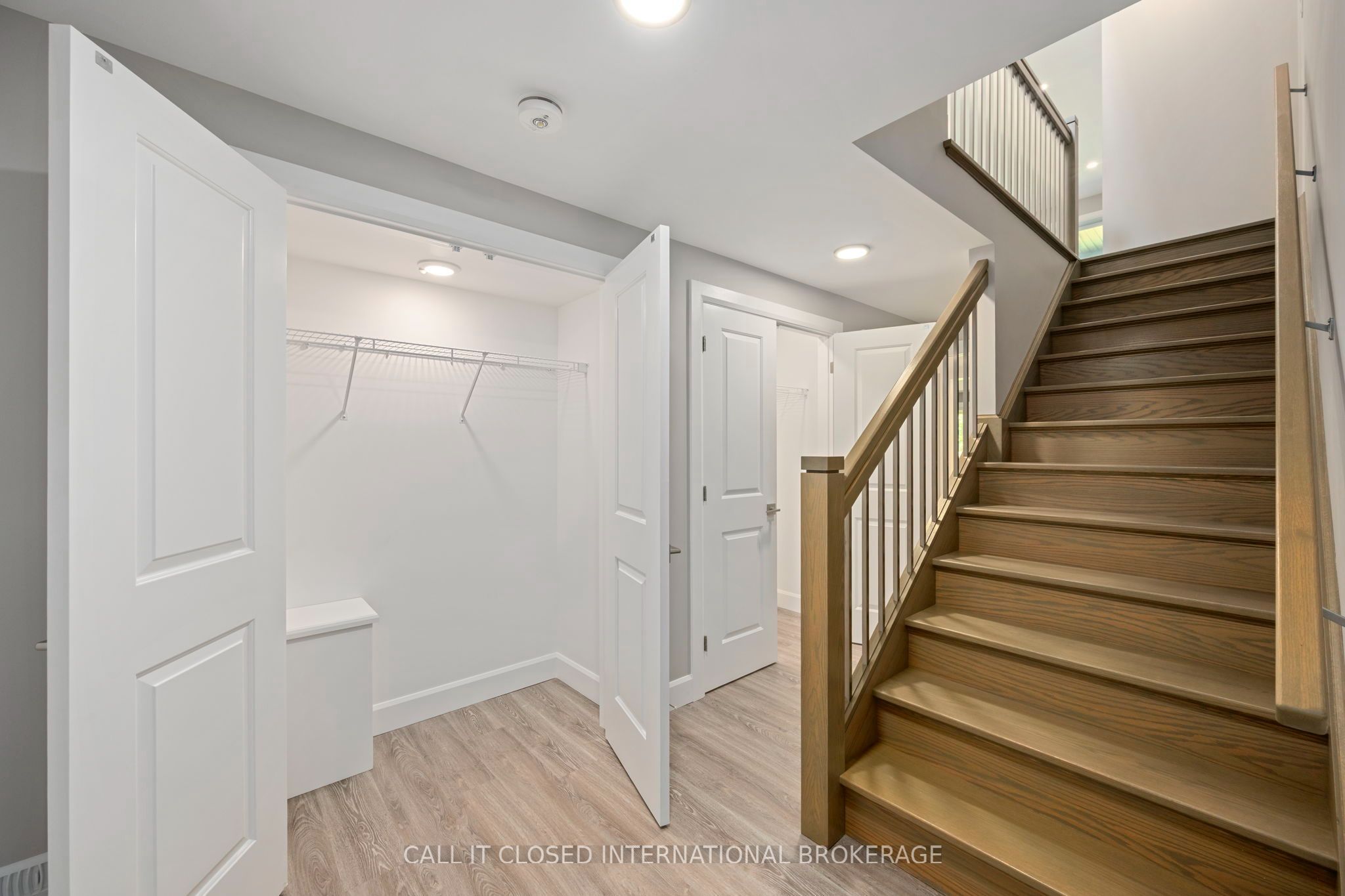 44 Royal Crescent Property Photo 28