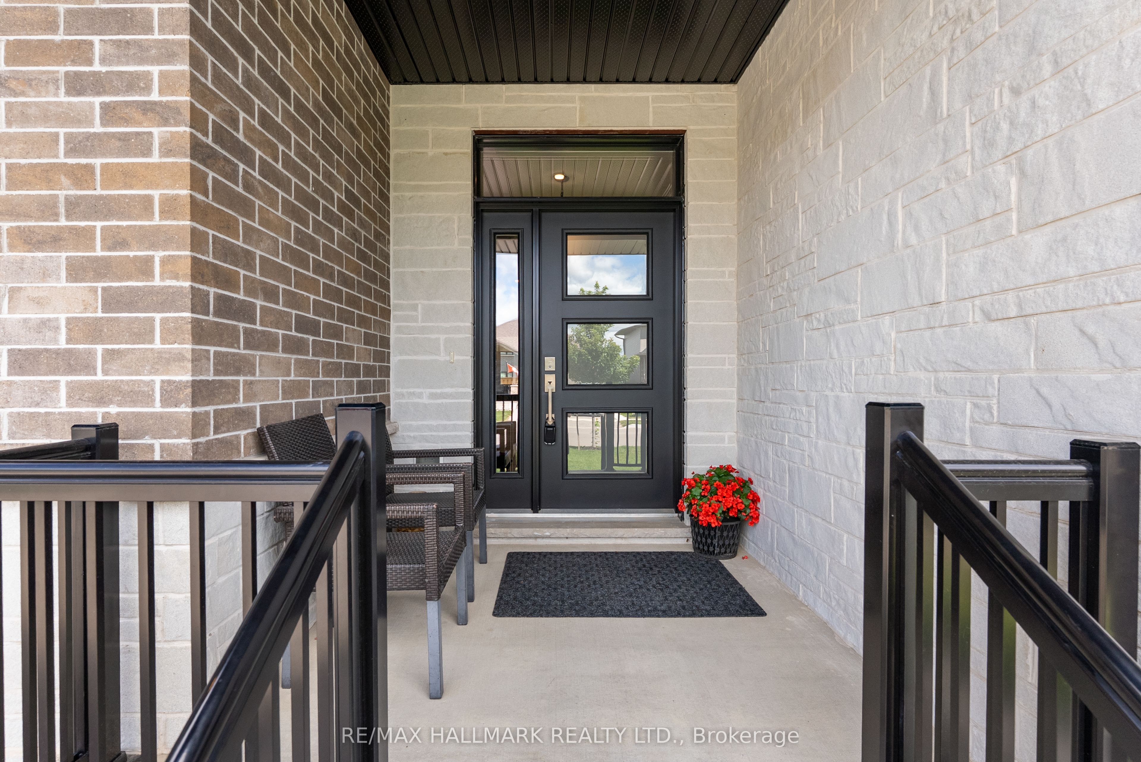 77 Rea Drive Property Photo 2