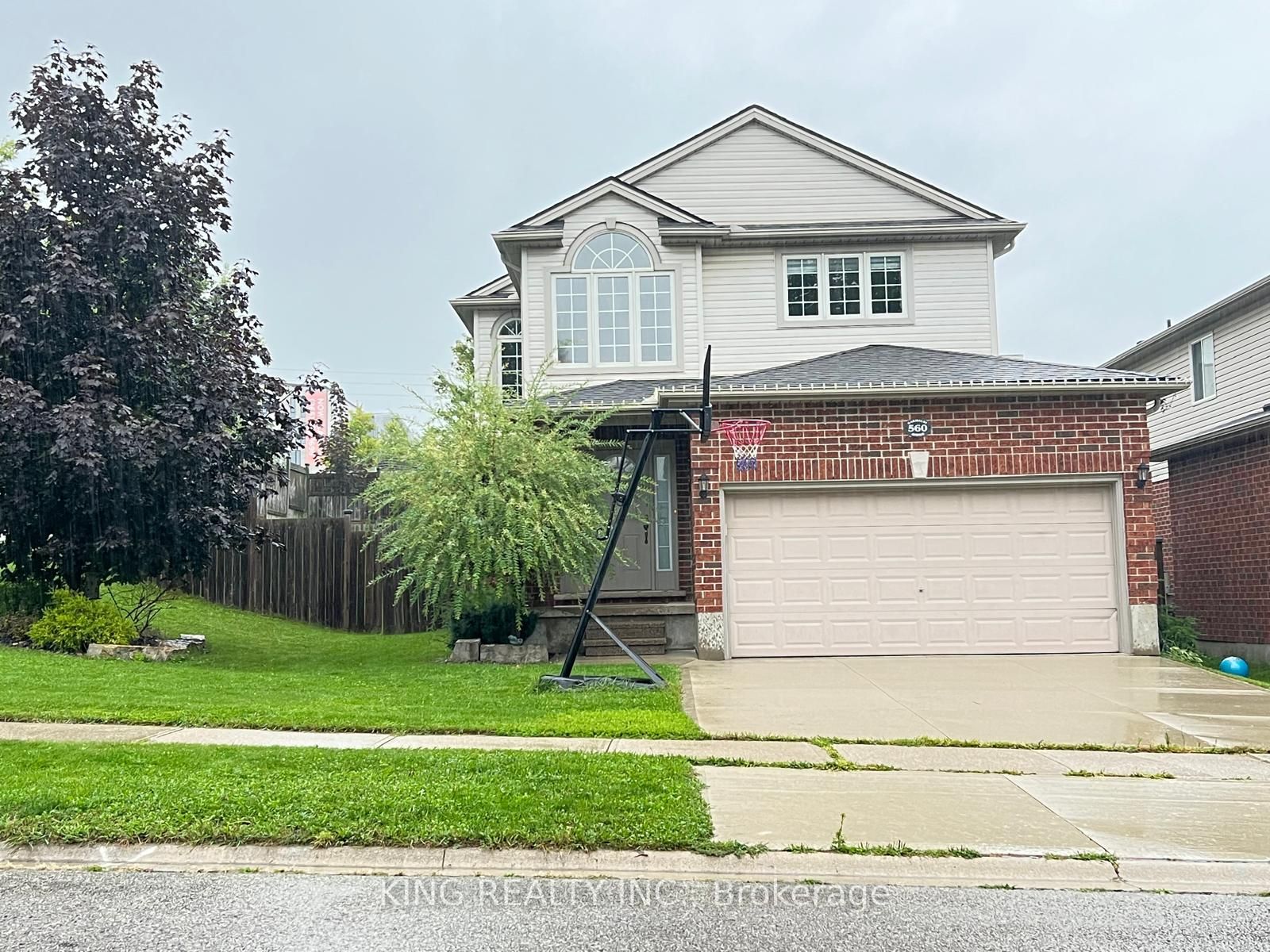 560 Garibaldi Avenue Property Photo 1