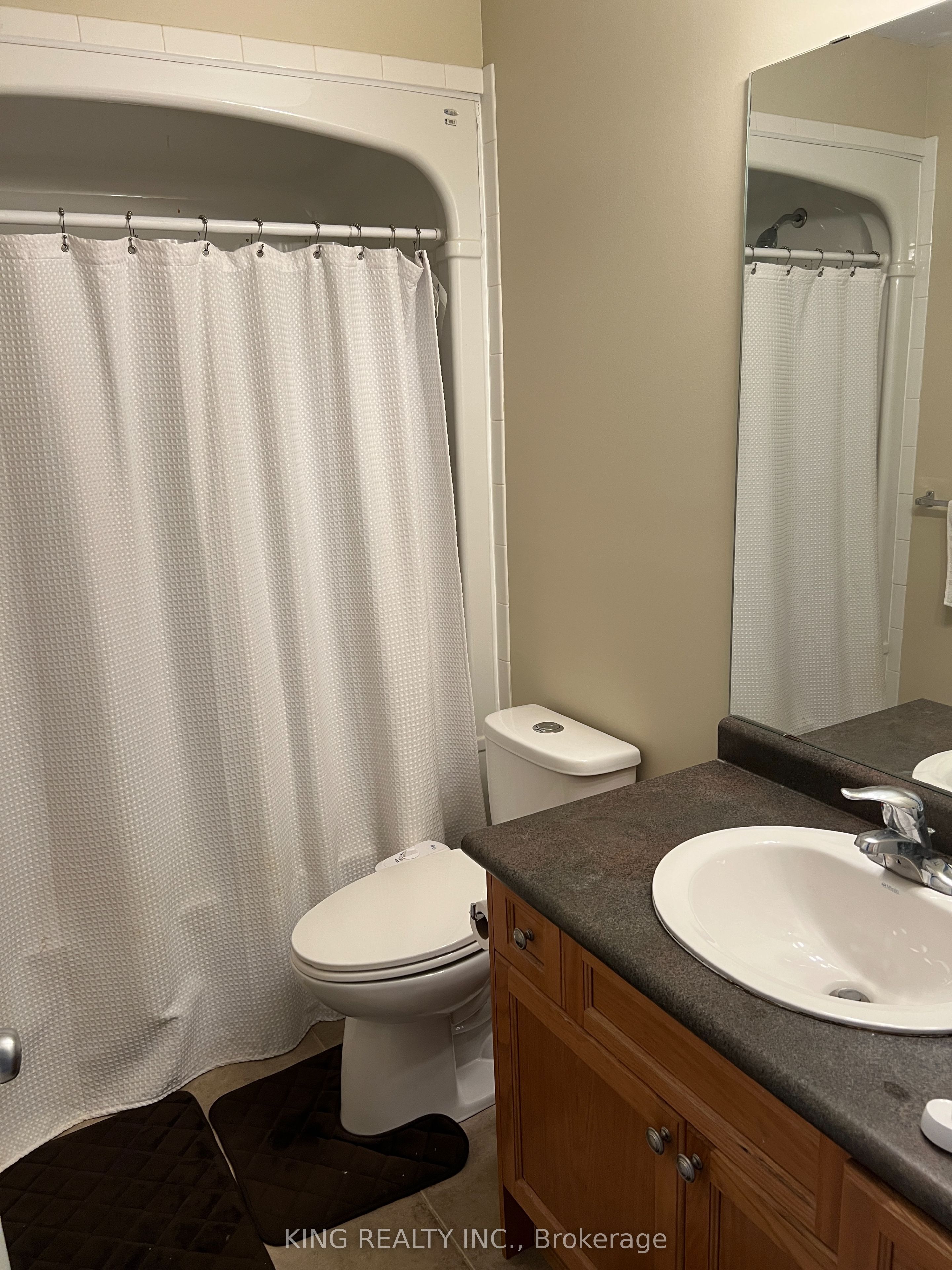 560 Garibaldi Avenue Property Photo 10