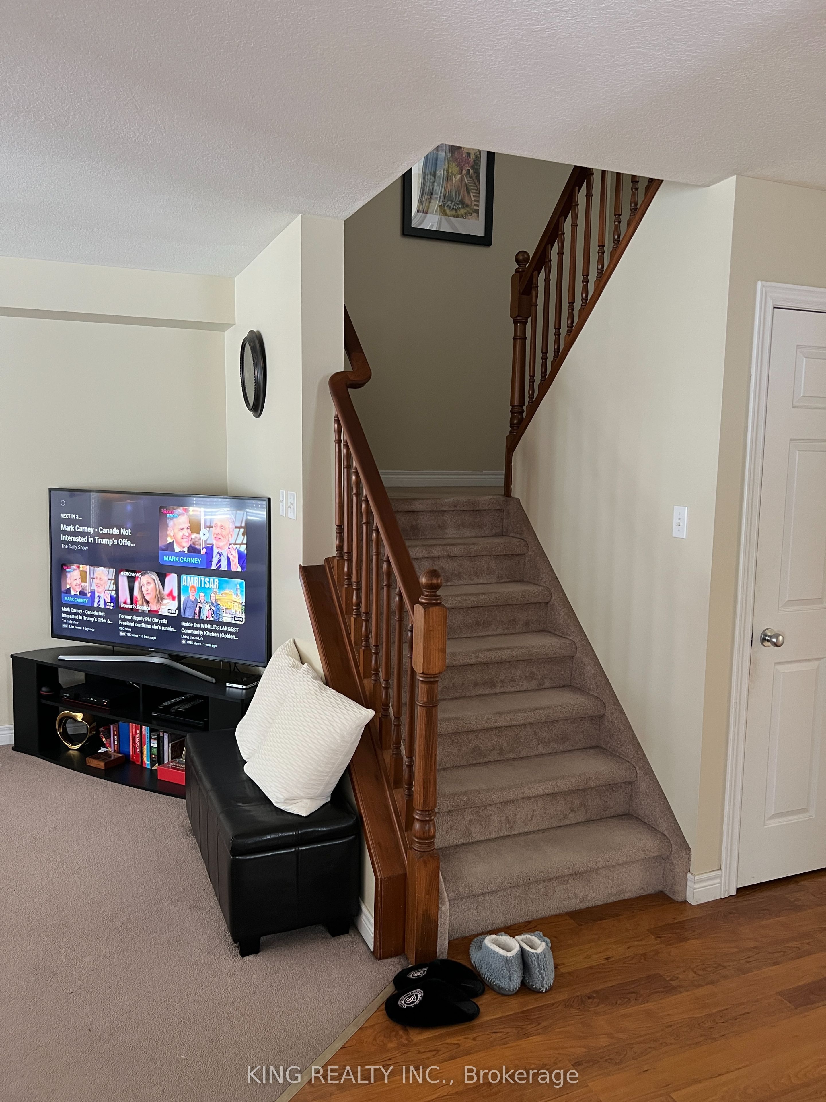 560 Garibaldi Avenue Property Photo 12