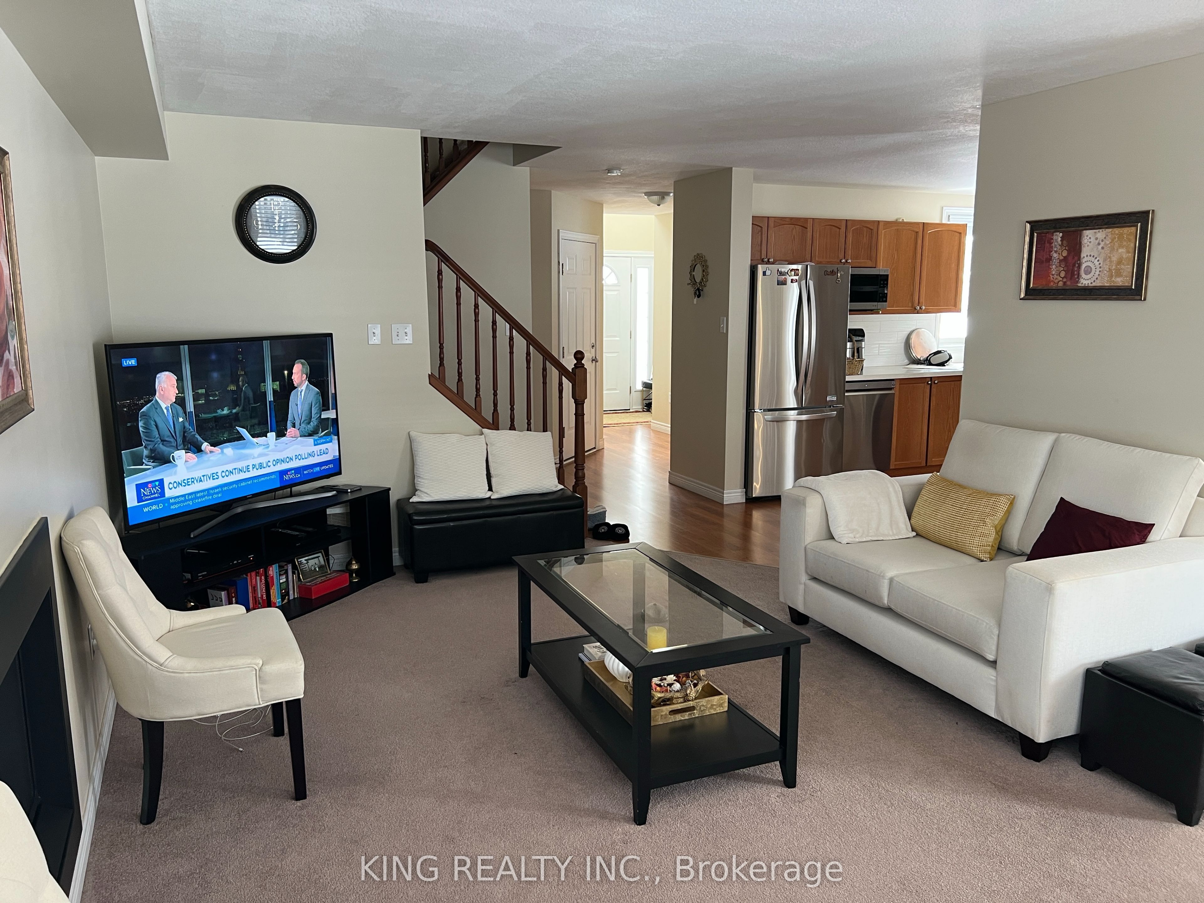 560 Garibaldi Avenue Property Photo 14