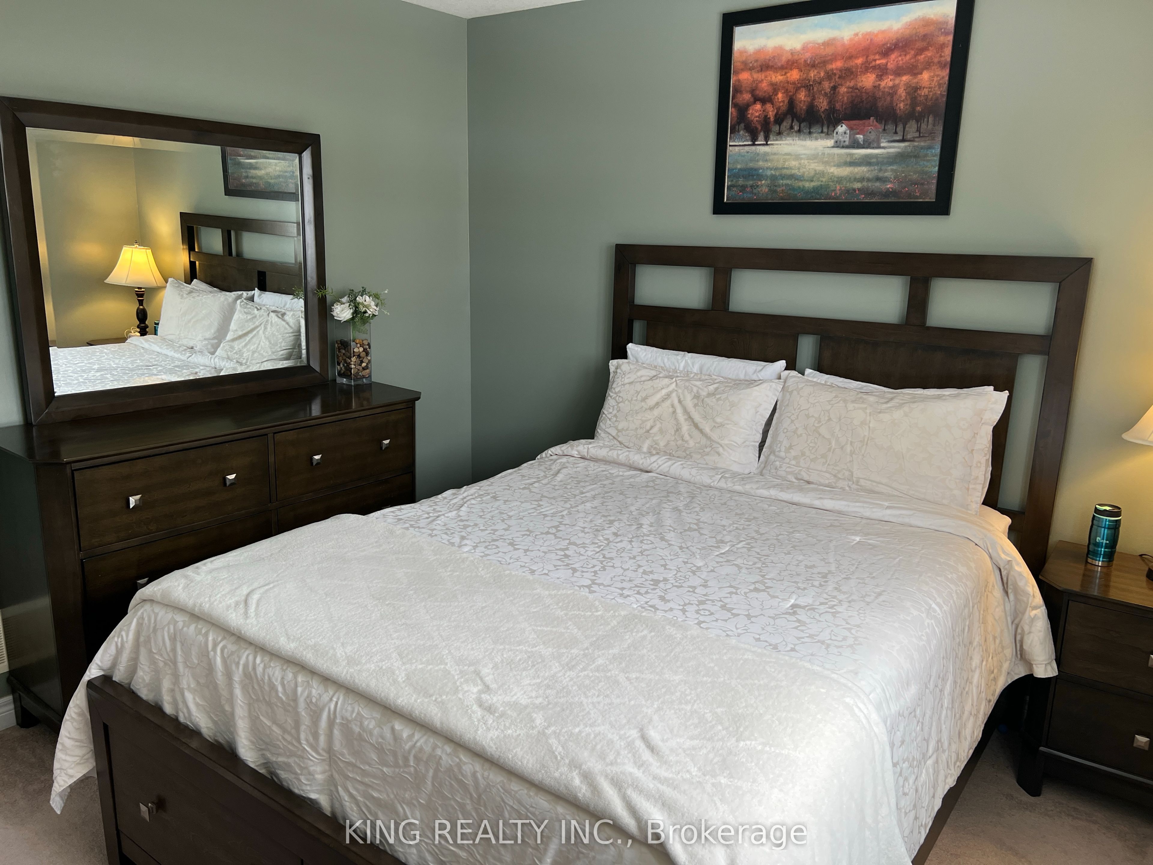 560 Garibaldi Avenue Property Photo 22