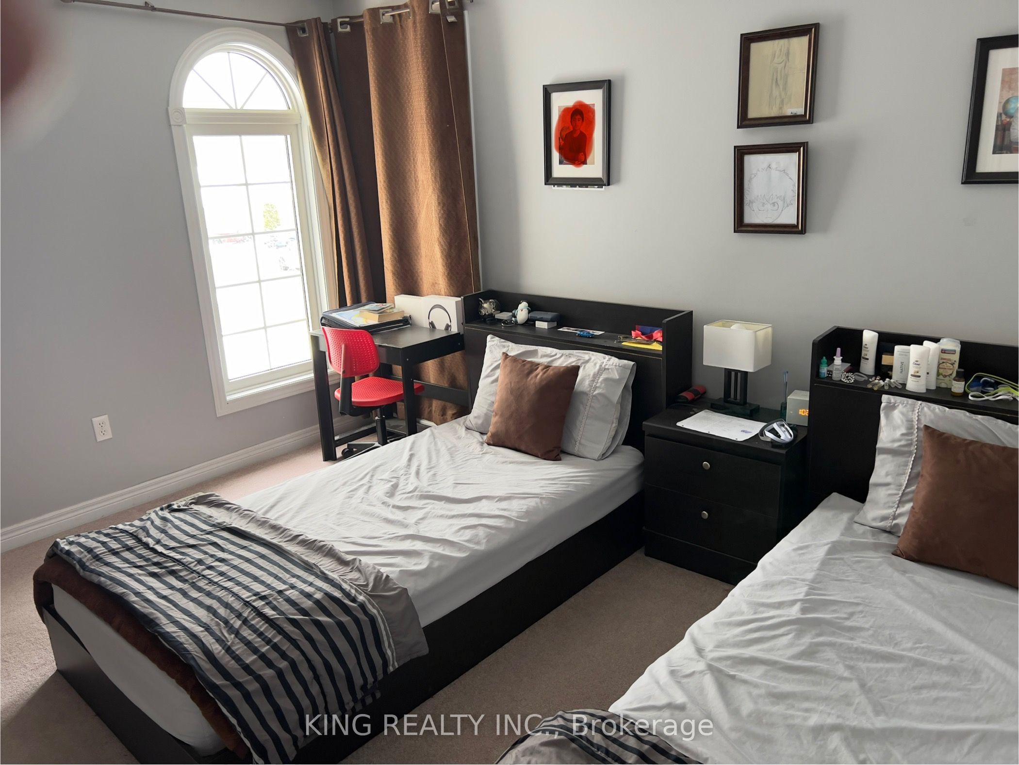 560 Garibaldi Avenue Property Photo 25
