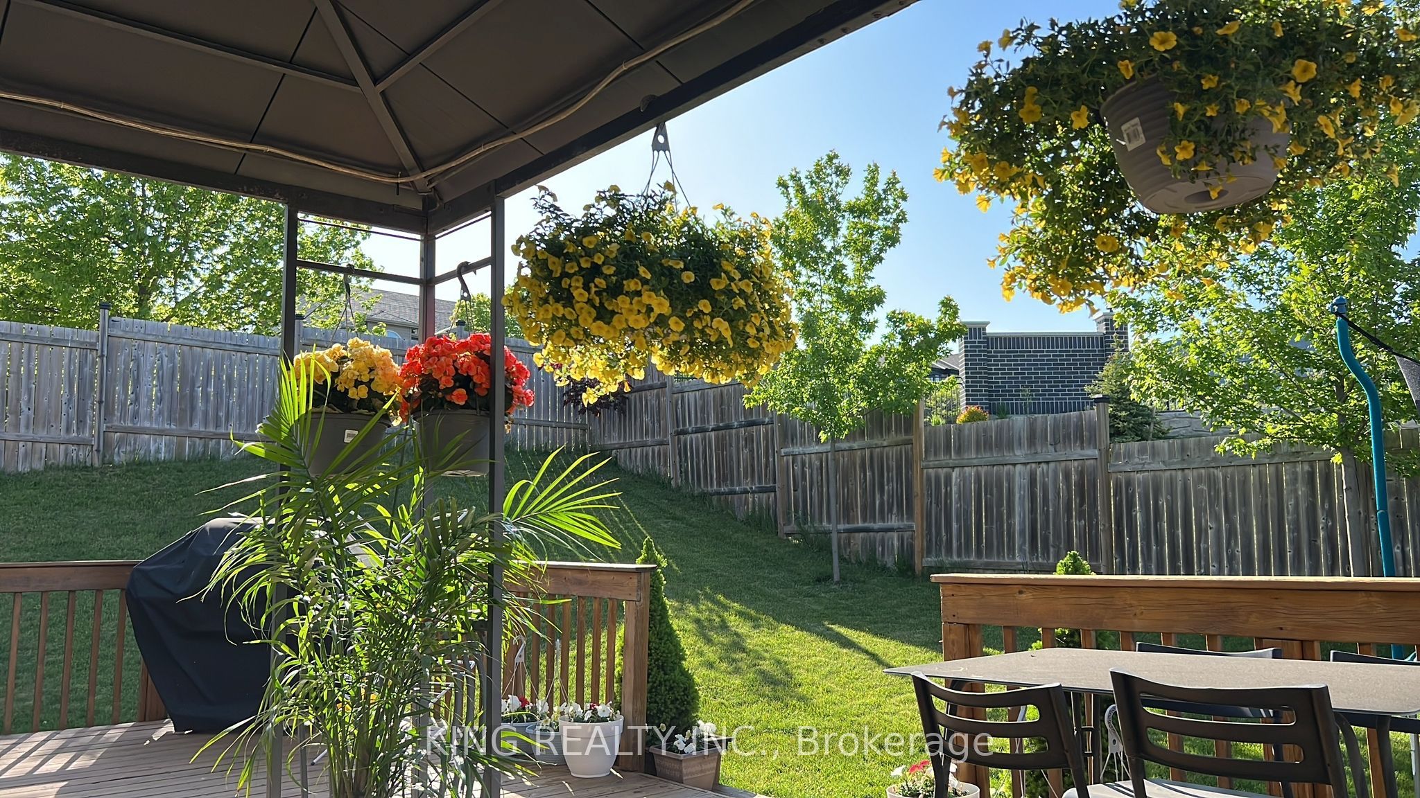 560 Garibaldi Avenue Property Photo 37