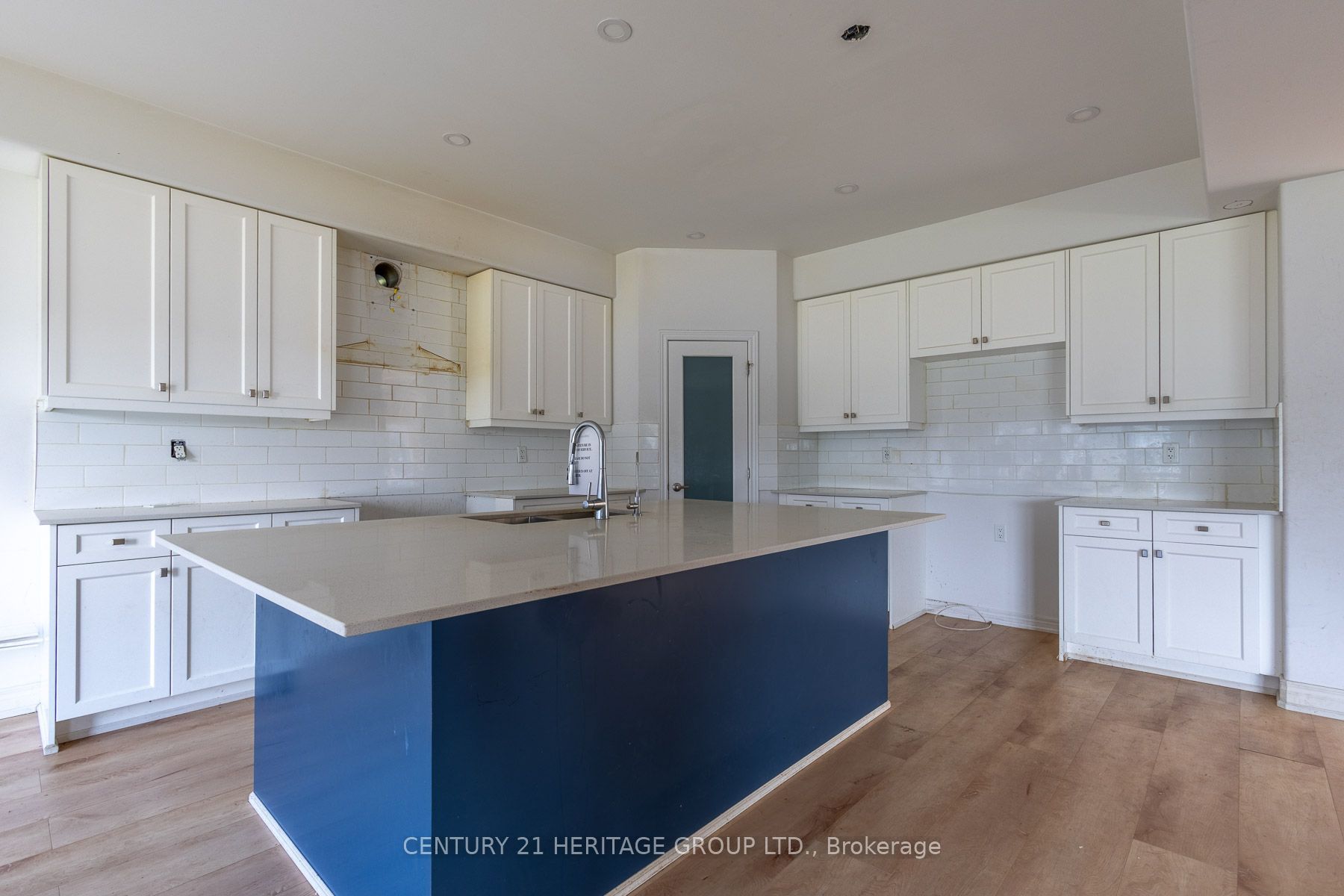 238 Longboat Run W Property Photo 9