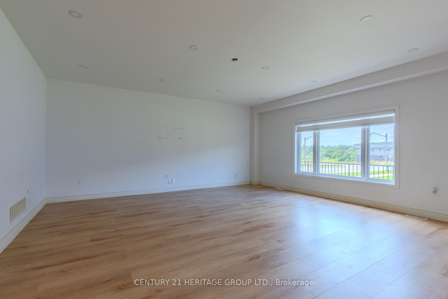 238 Longboat Run W Property Photo 12