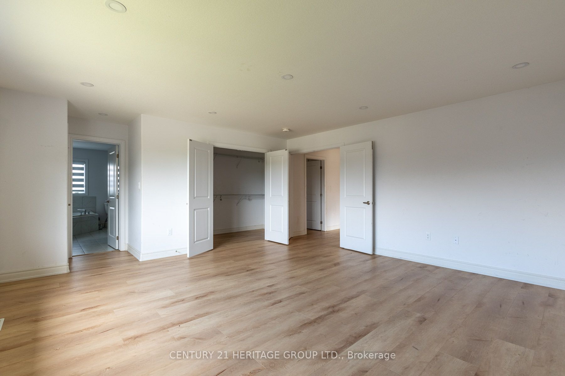 238 Longboat Run W Property Photo 18