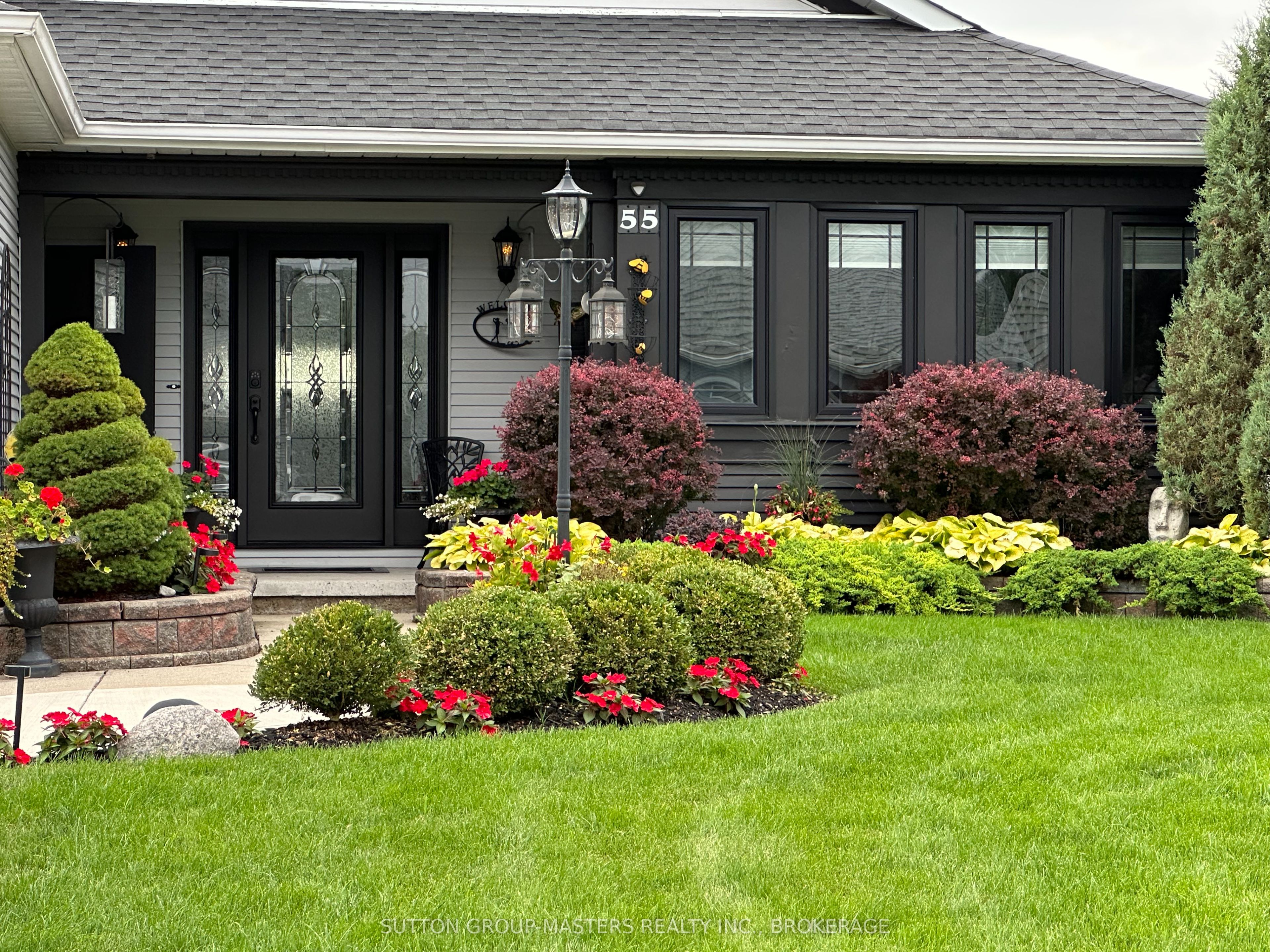 55 Abbey Dawn Drive Property Photo 4