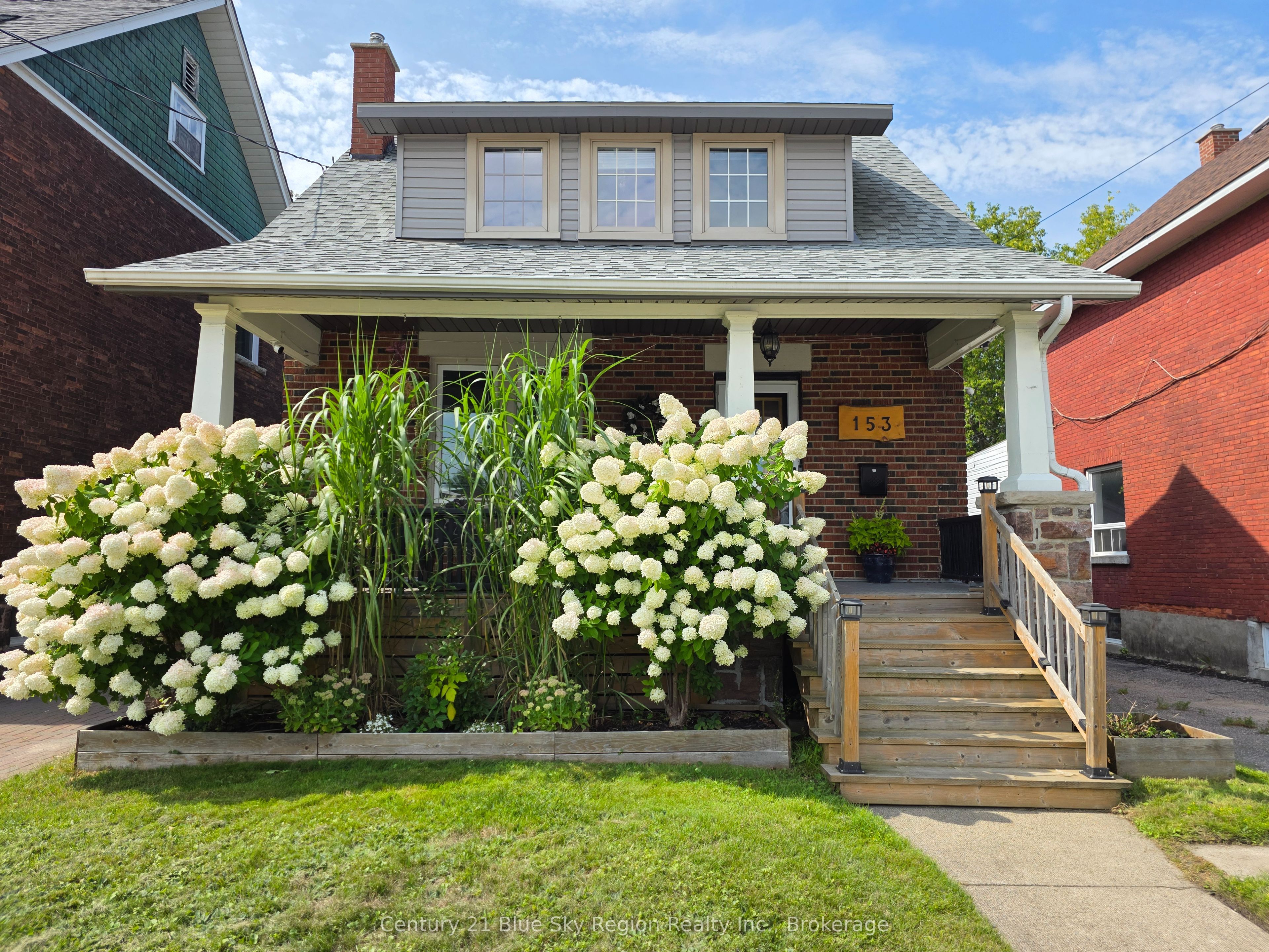 153 First Avenue W Property Photo 1