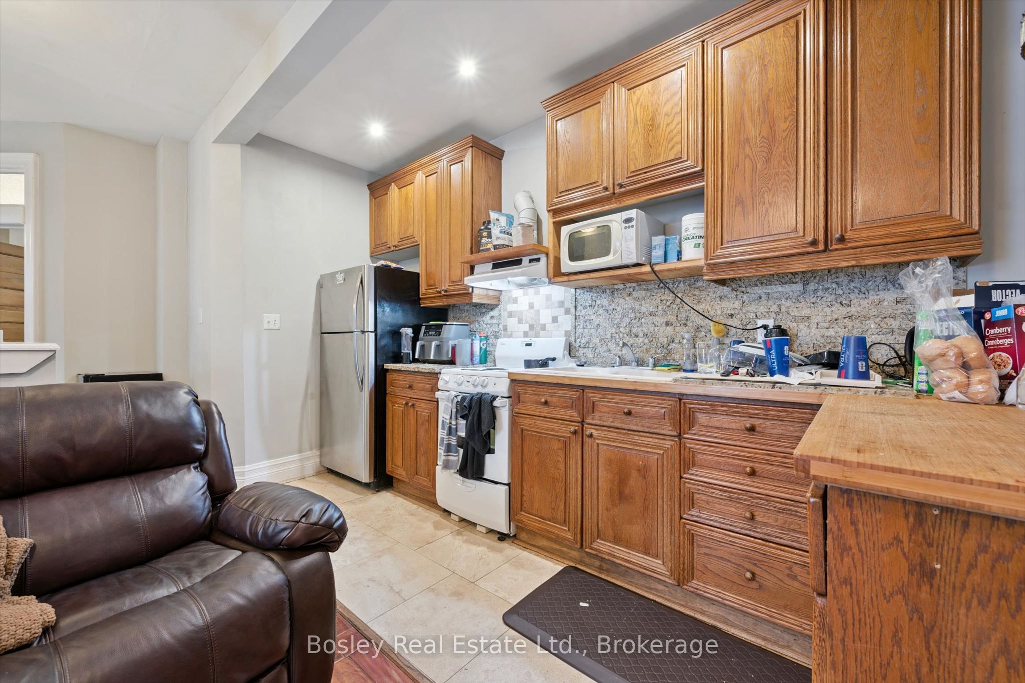 10 Ontario Street Property Photo 10