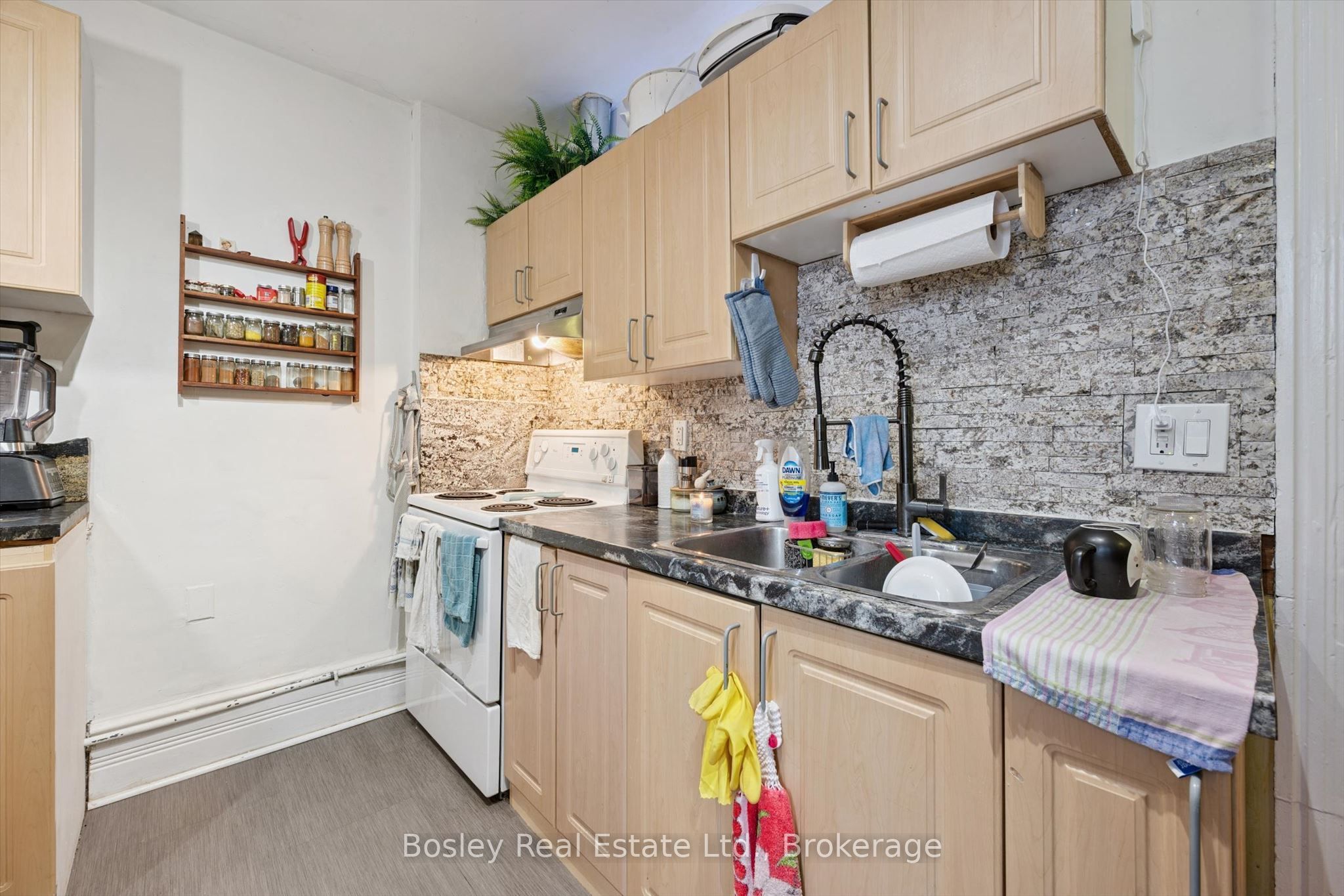 10 Ontario Street Property Photo 29