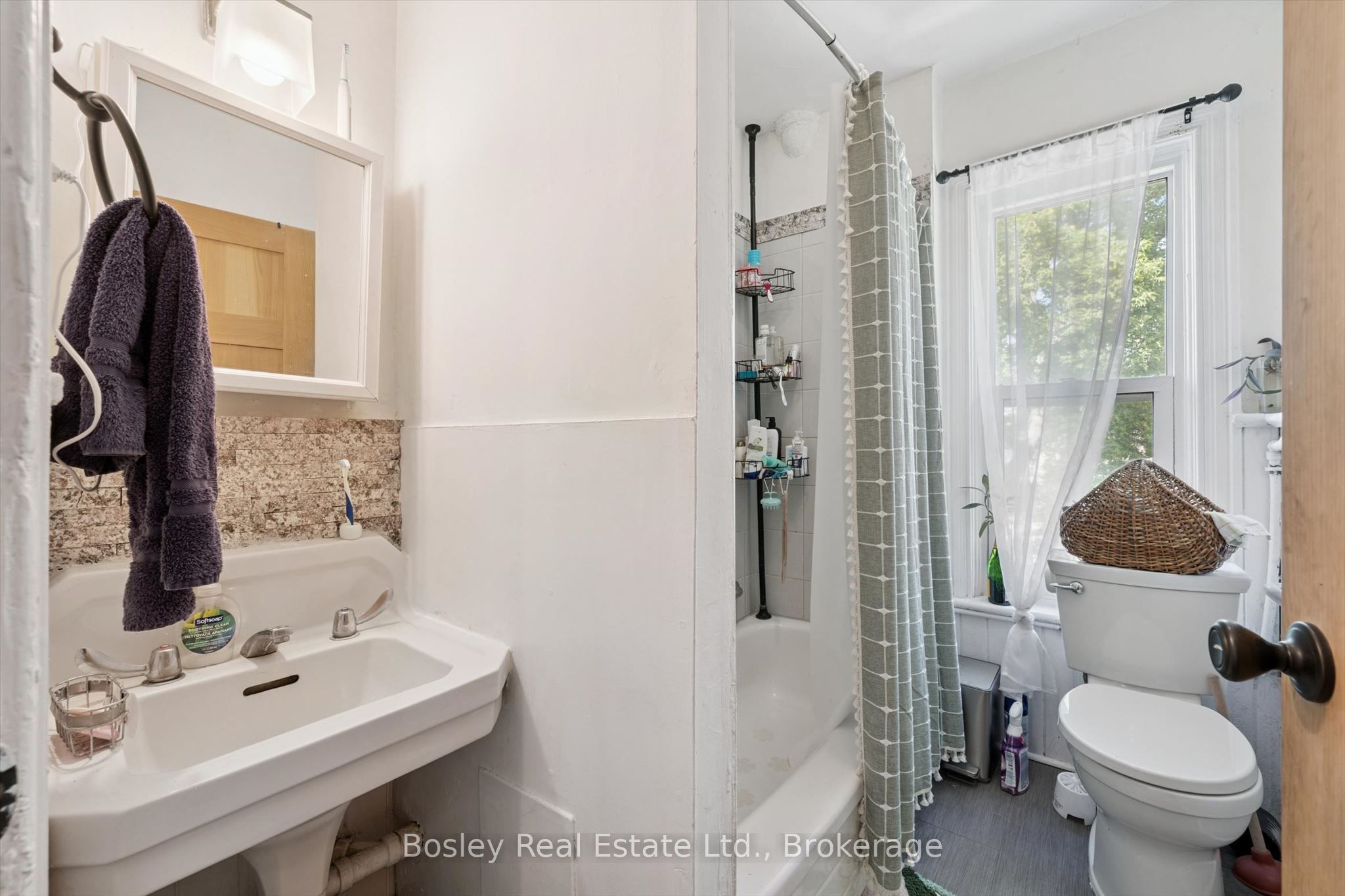 10 Ontario Street Property Photo 36