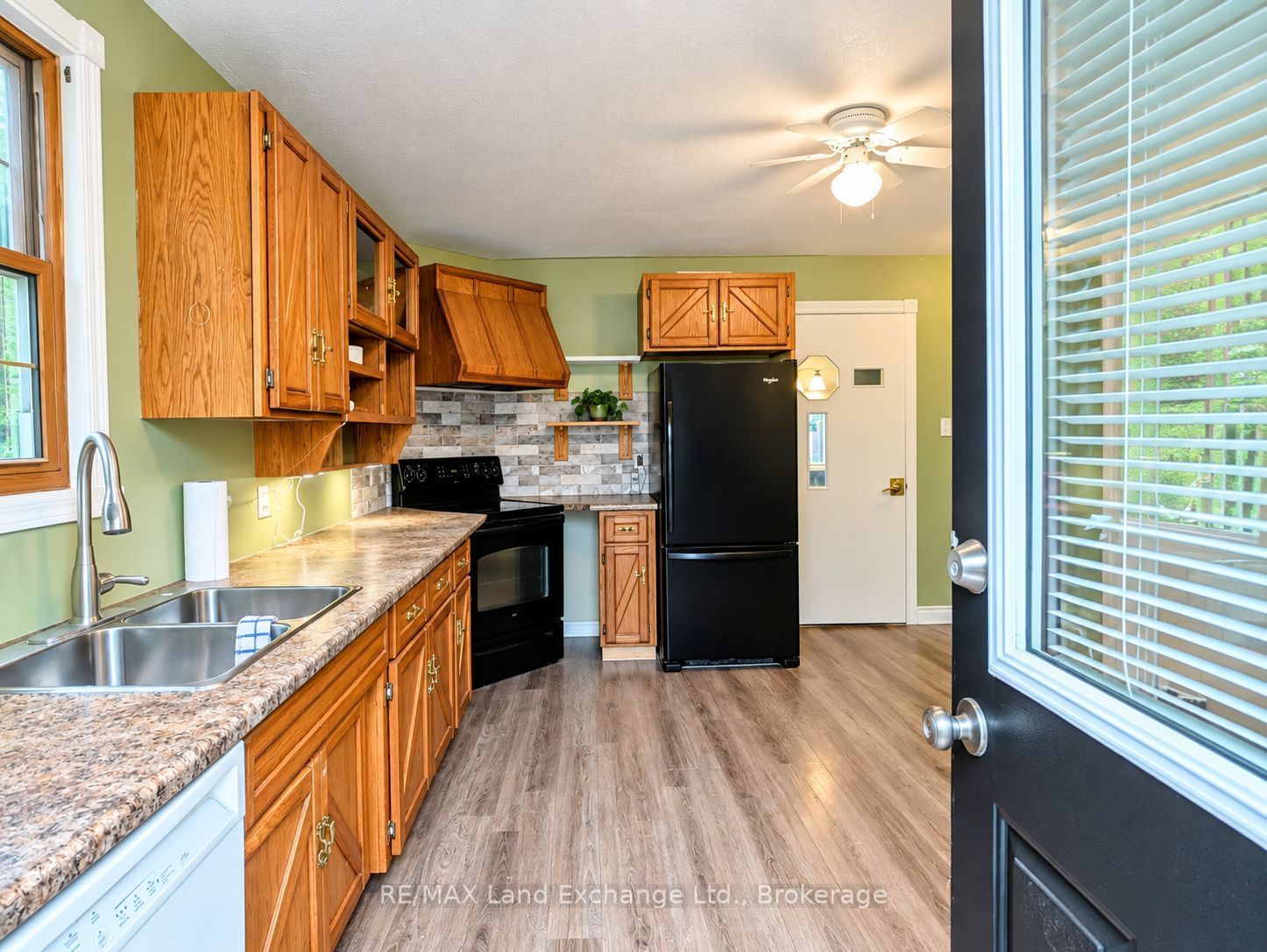 10 Mary Street Property Photo 9