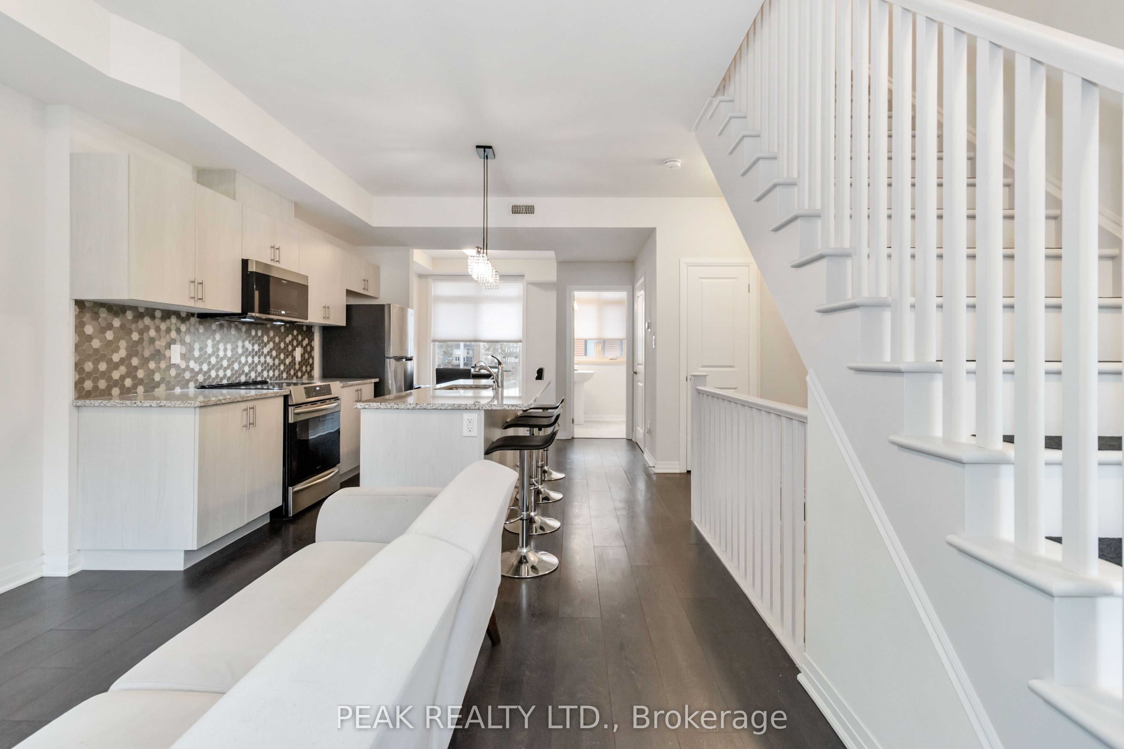2 Willow Street 60 Property Photo 4