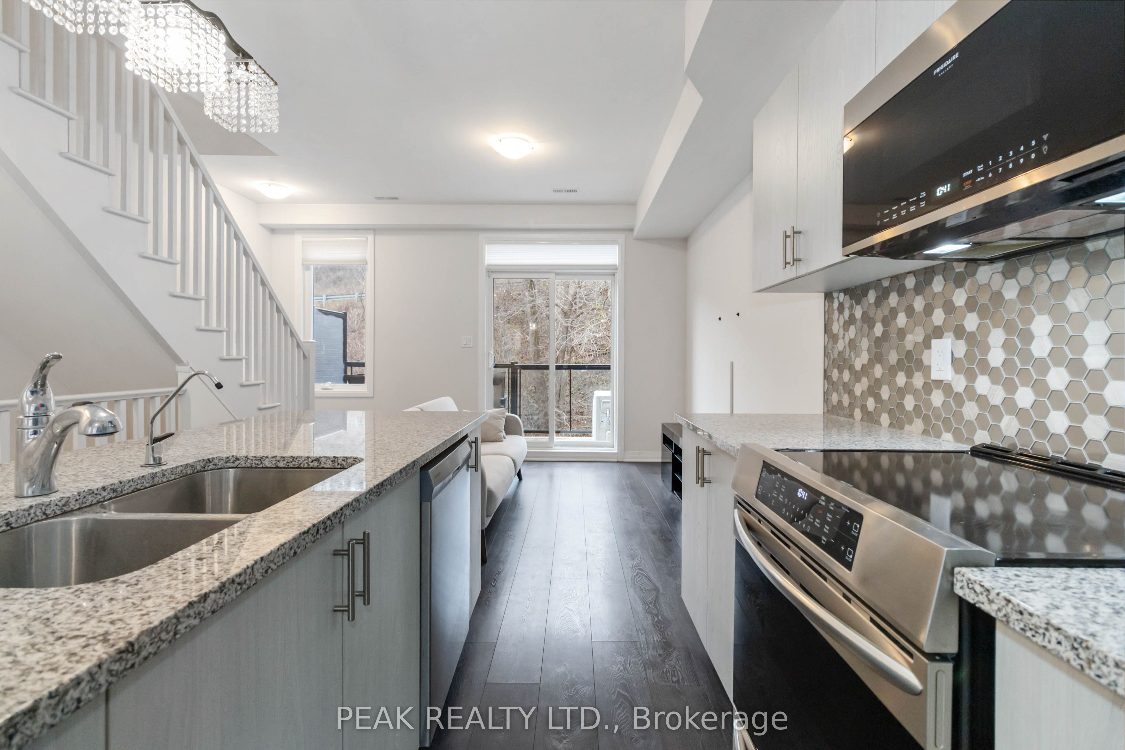 2 Willow Street 60 Property Photo 7