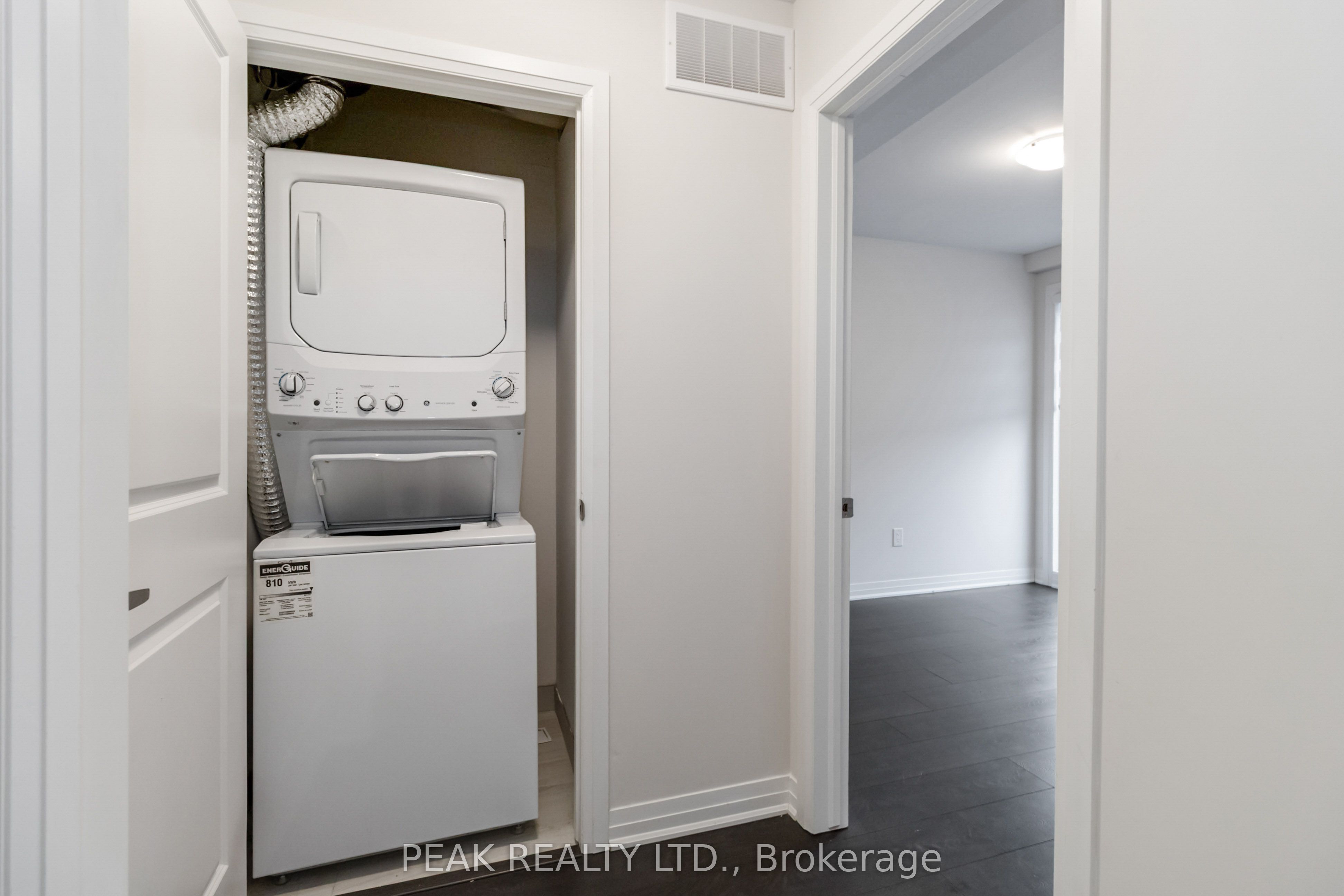 2 Willow Street 60 Property Photo 10