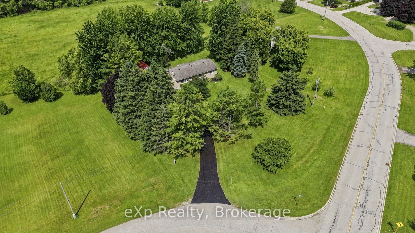 313 Bruce 15 Road Property Photo 1