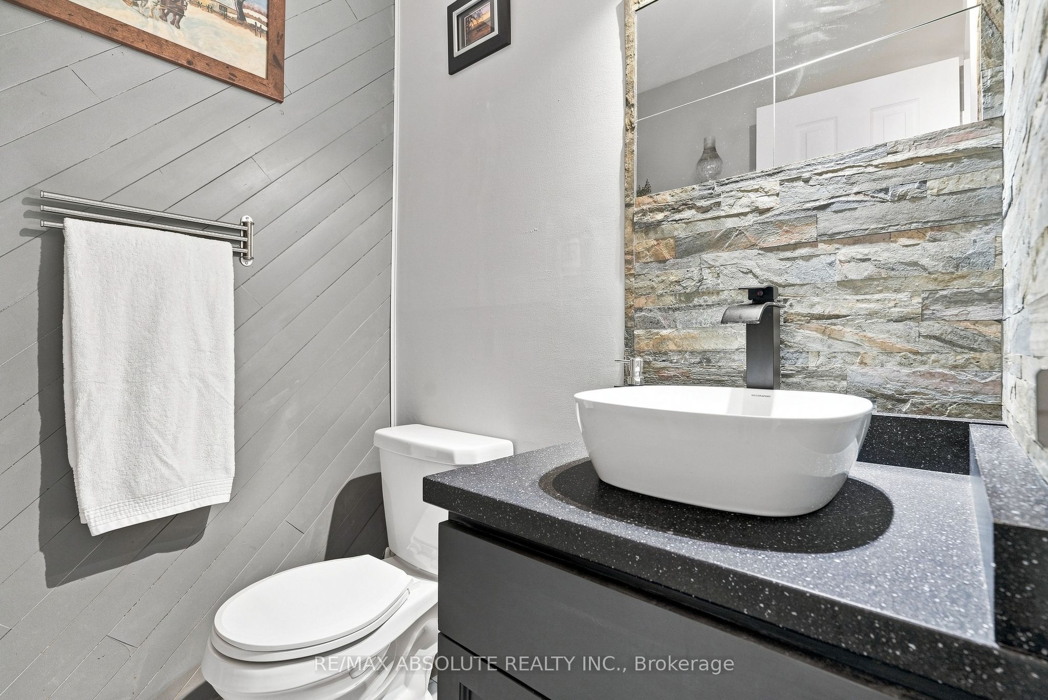 20 Chesterton Drive 411 Property Photo 18