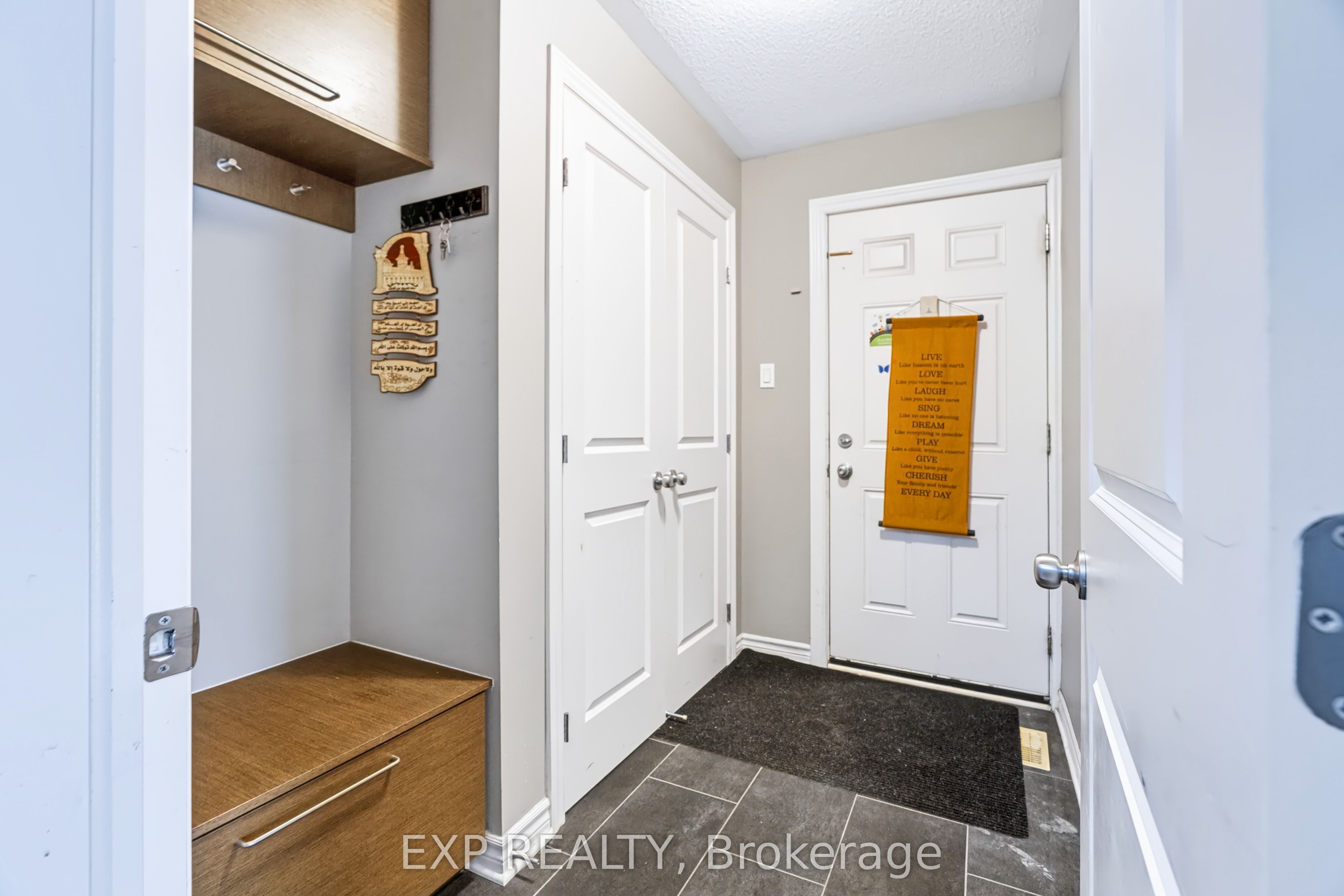 513 Egret Way W Property Photo 8