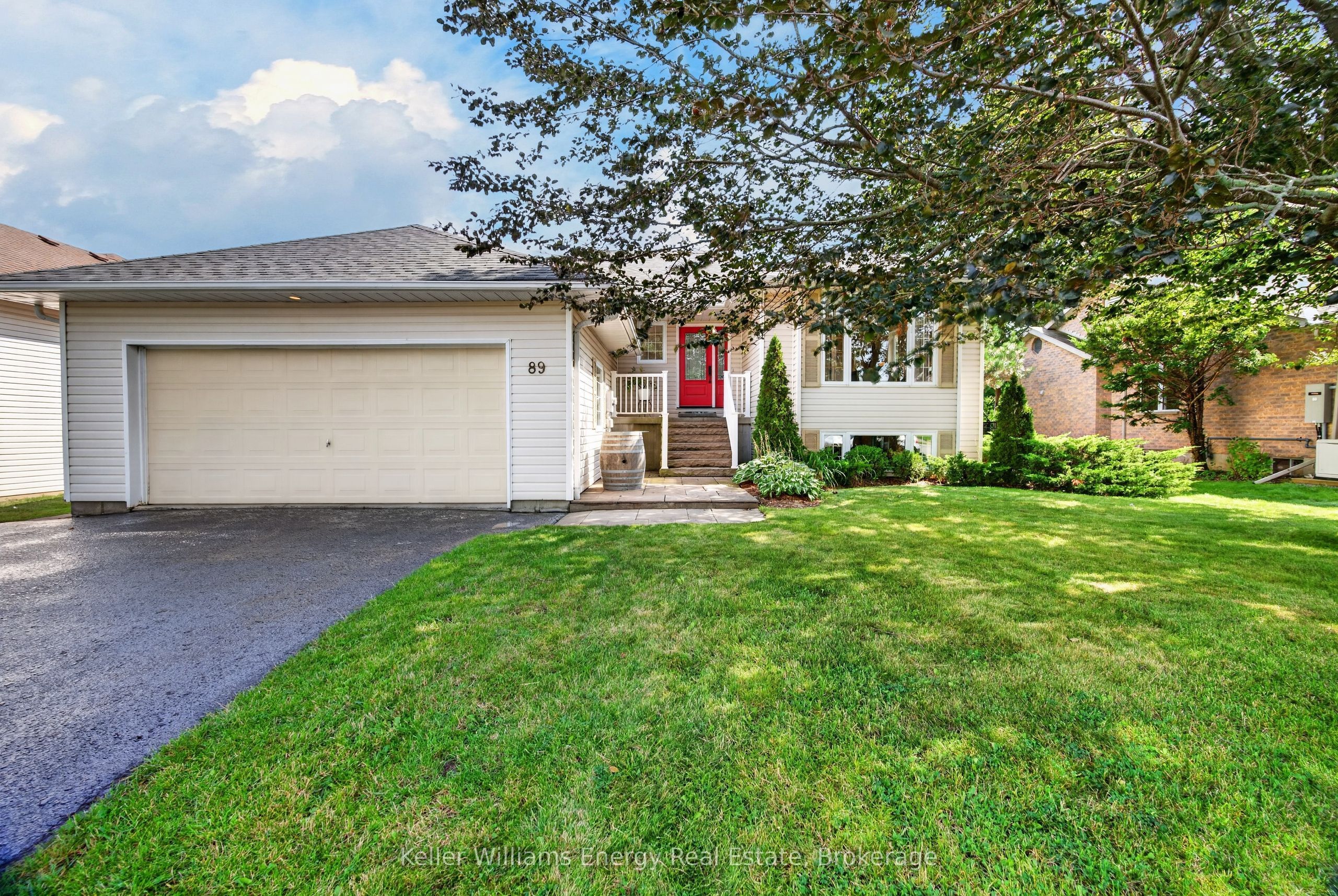 89 Westwind Crescent Property Photo 1
