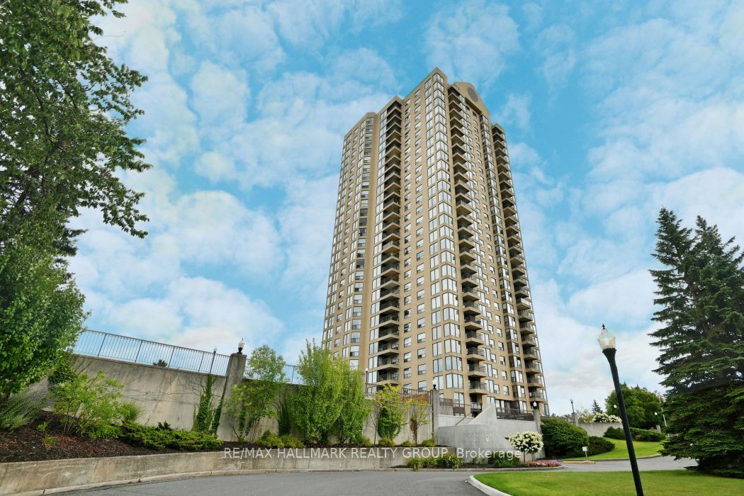 545 St Laurent Boulevard 1006 Property Photo 2