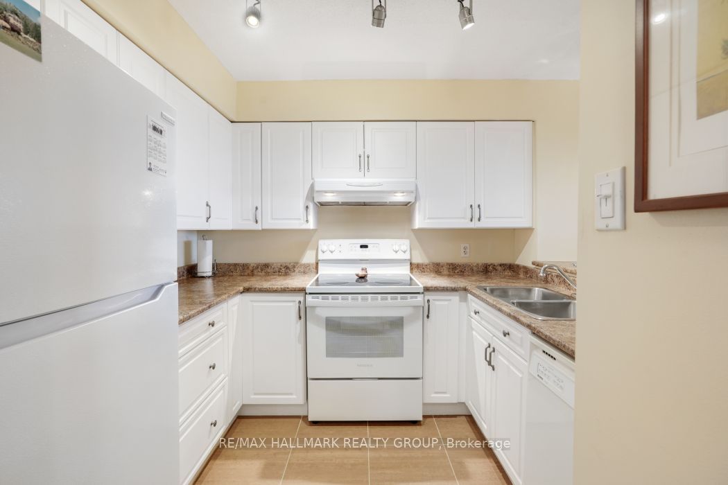 545 St Laurent Boulevard 1006 Property Photo 8