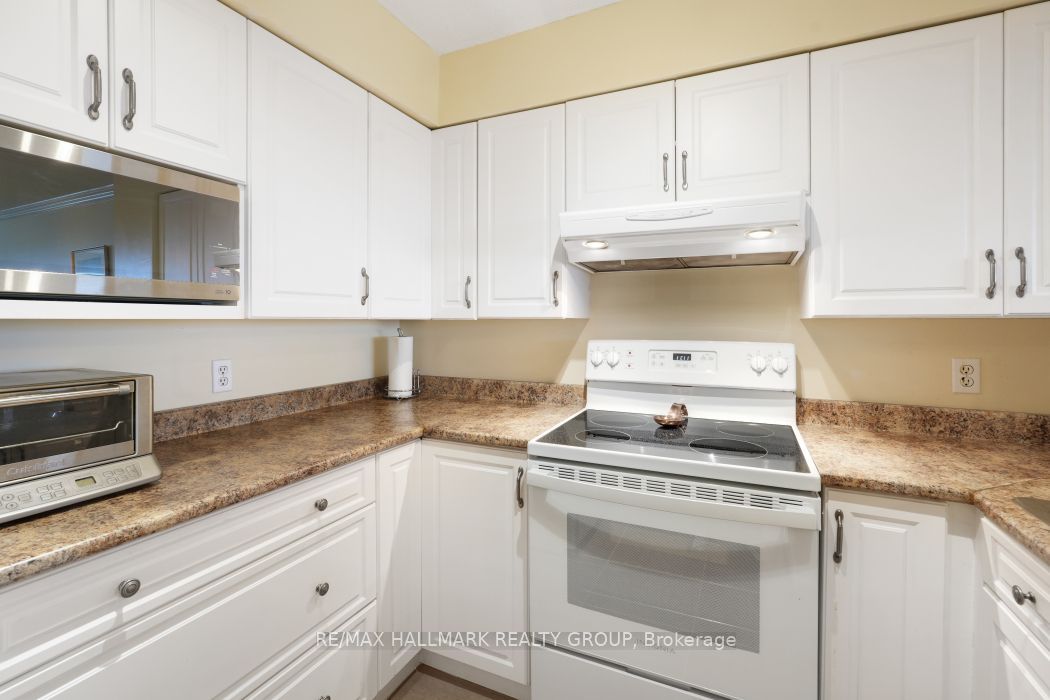545 St Laurent Boulevard 1006 Property Photo 9