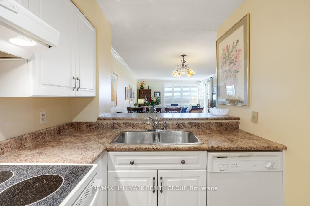 545 St Laurent Boulevard 1006 Property Photo 10