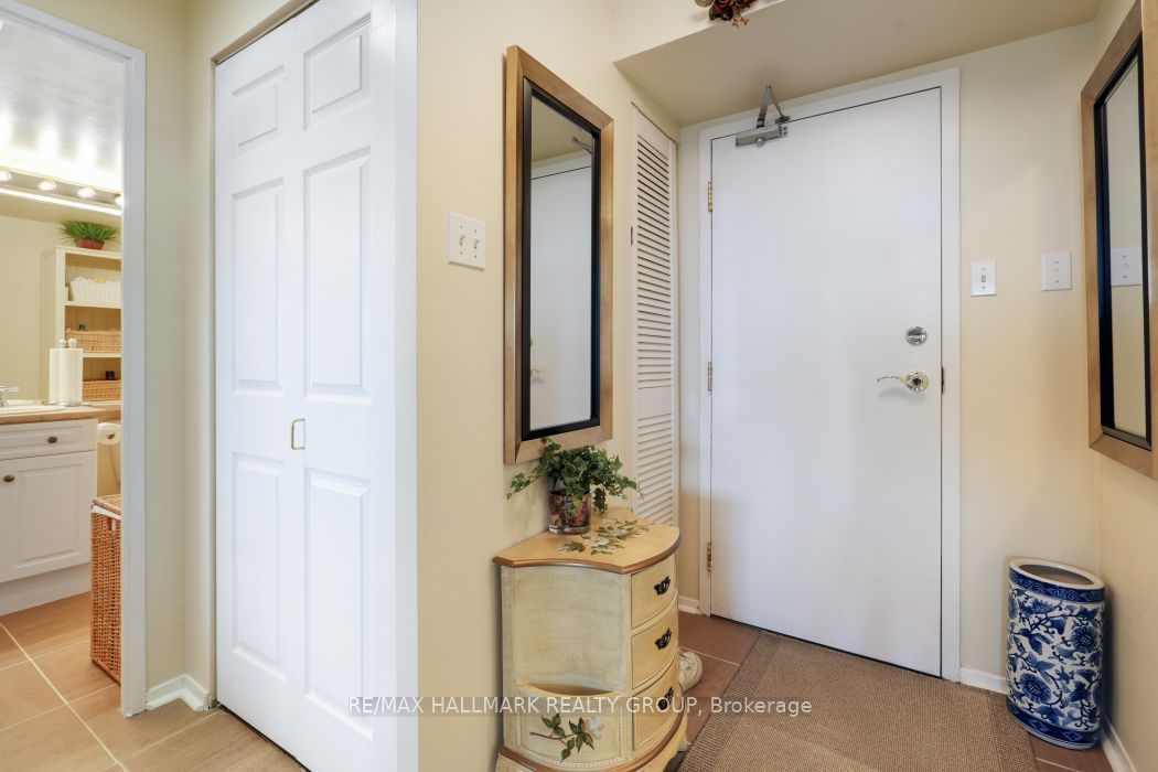 545 St Laurent Boulevard 1006 Property Photo 17