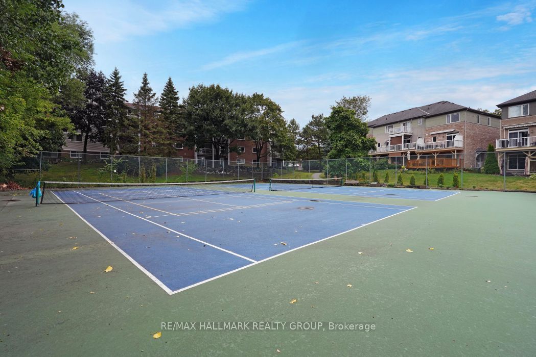545 St Laurent Boulevard 1006 Property Photo 32