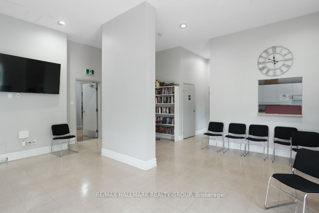 545 St Laurent Boulevard 1006 Property Photo 34