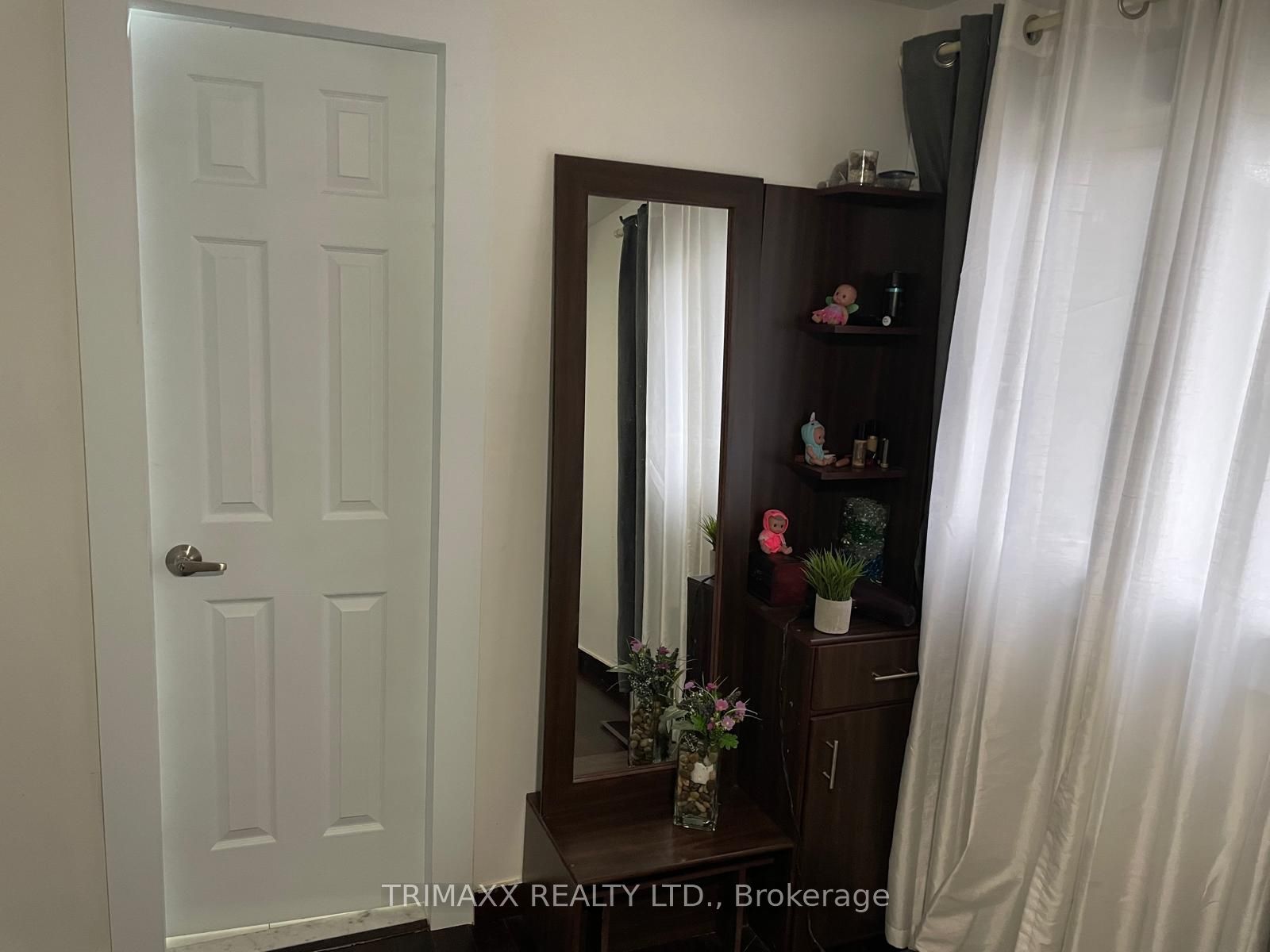 1086 Canfield Crescent Property Photo 18