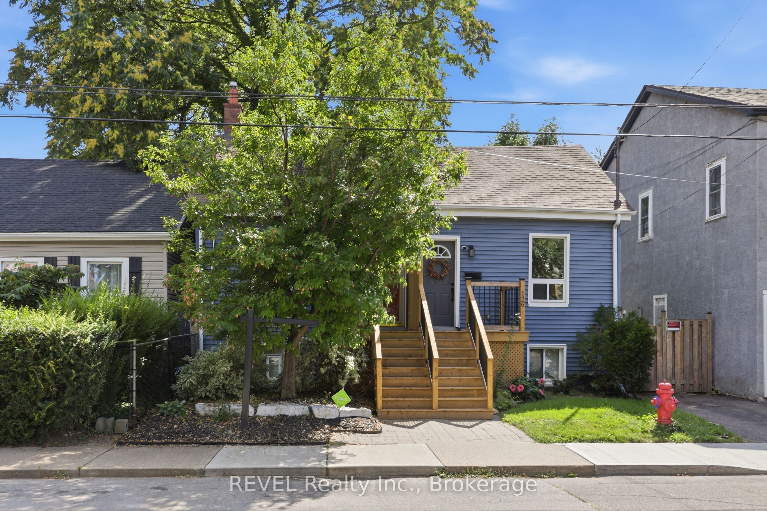 128 Robert Street Property Photo 4