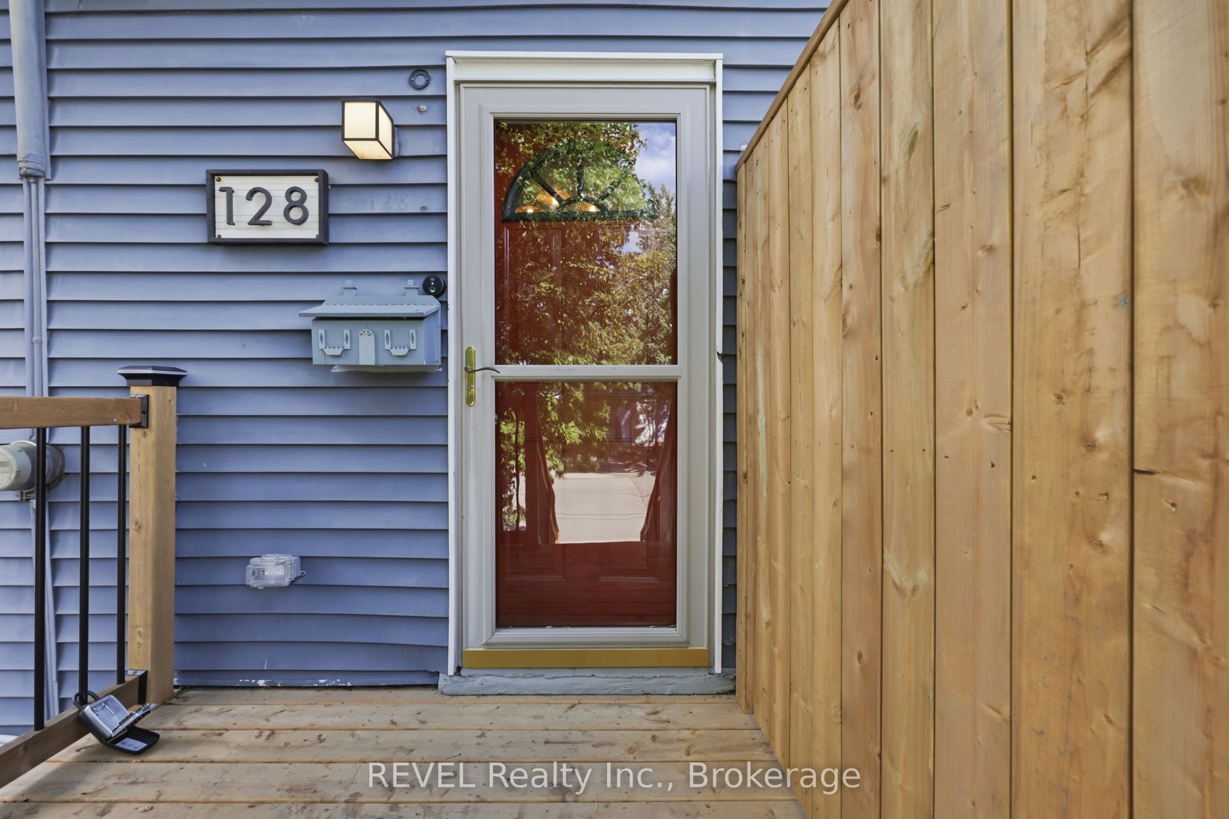 128 Robert Street Property Photo 5