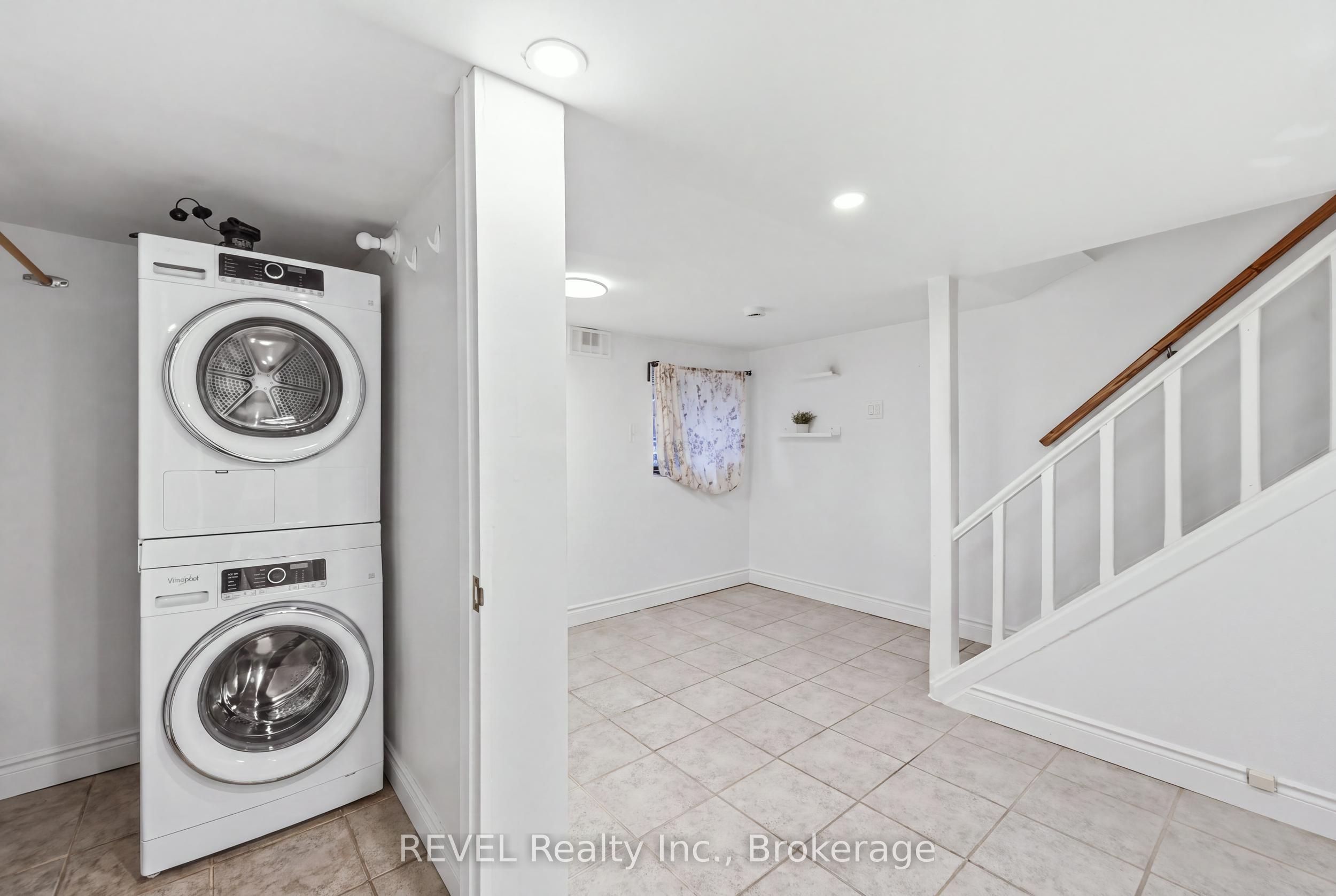 128 Robert Street Property Photo 21