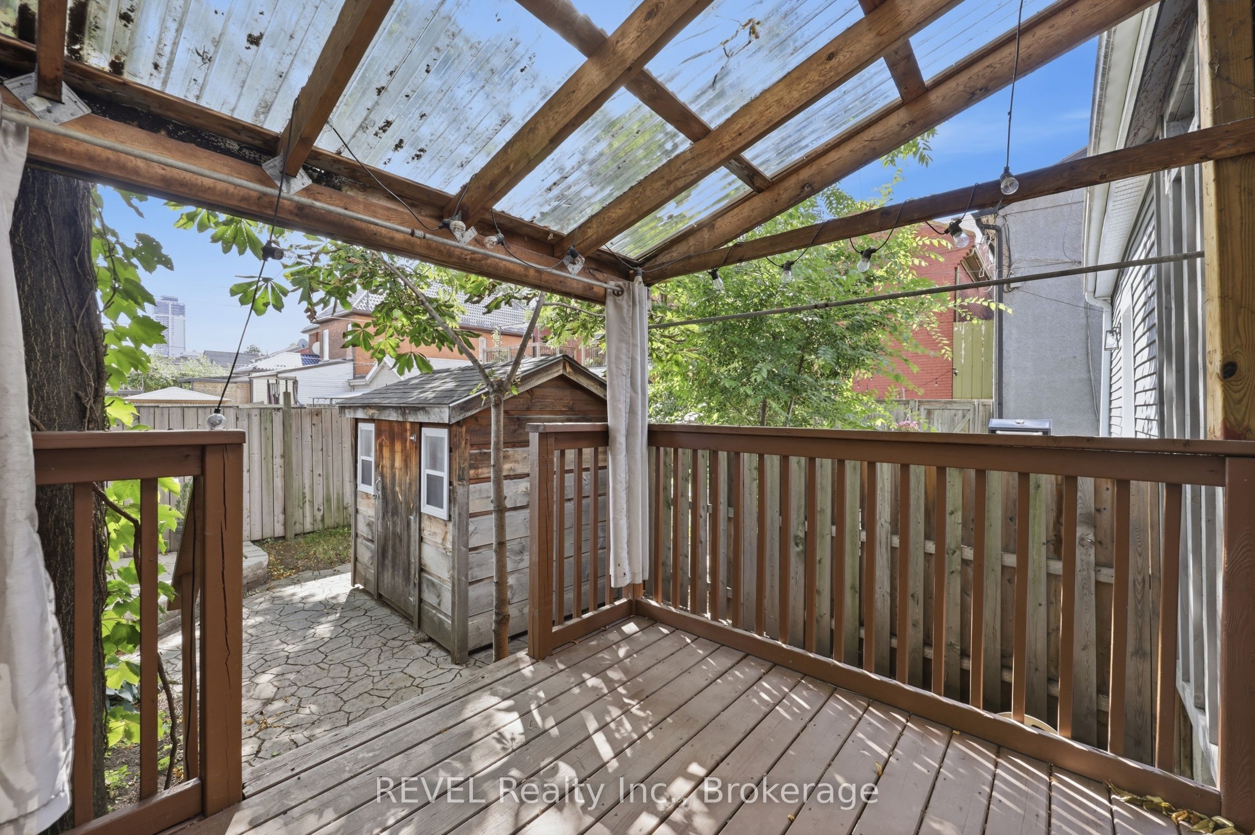 128 Robert Street Property Photo 26