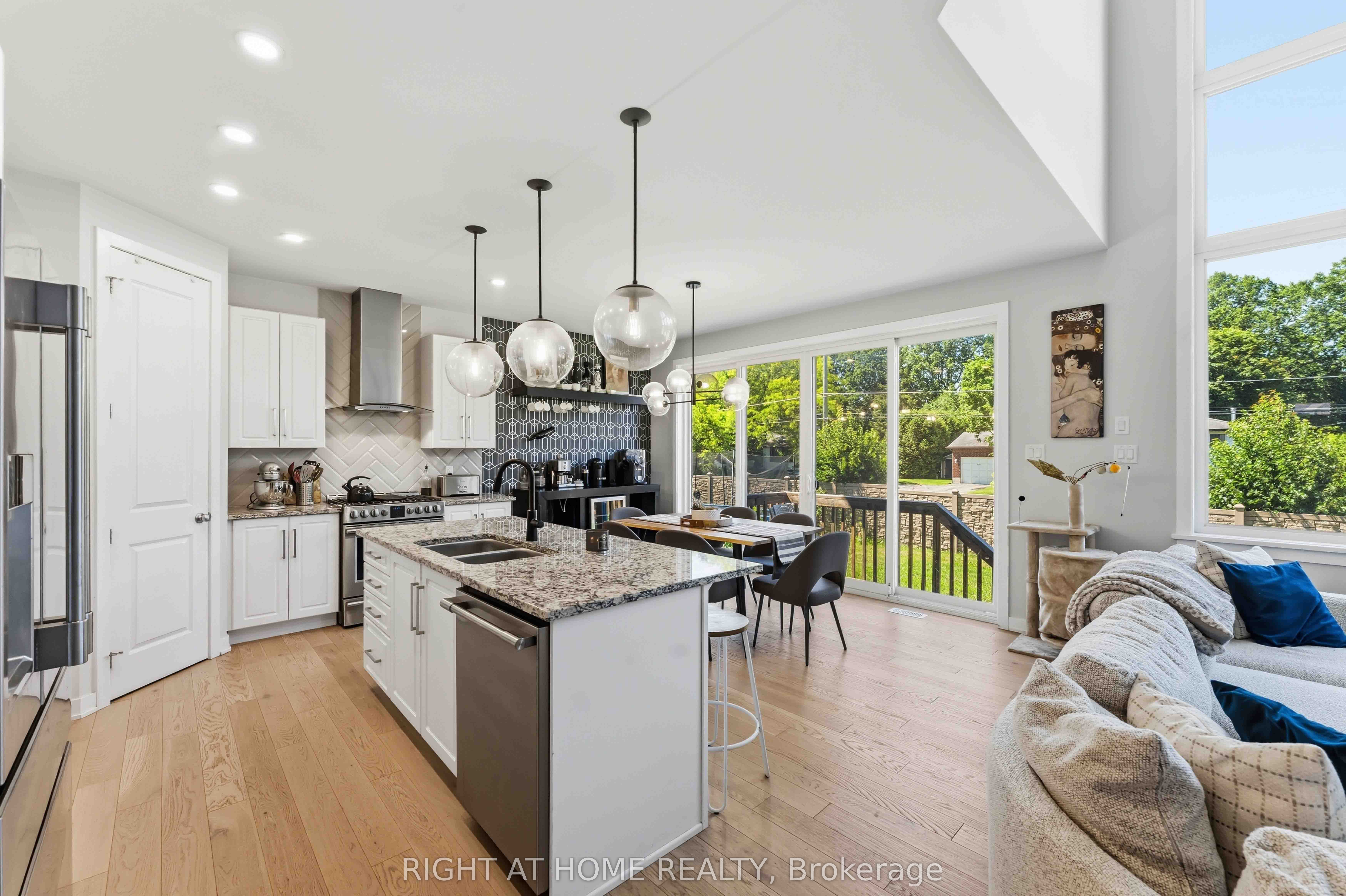 730 Kirkham Crescent Property Photo 11