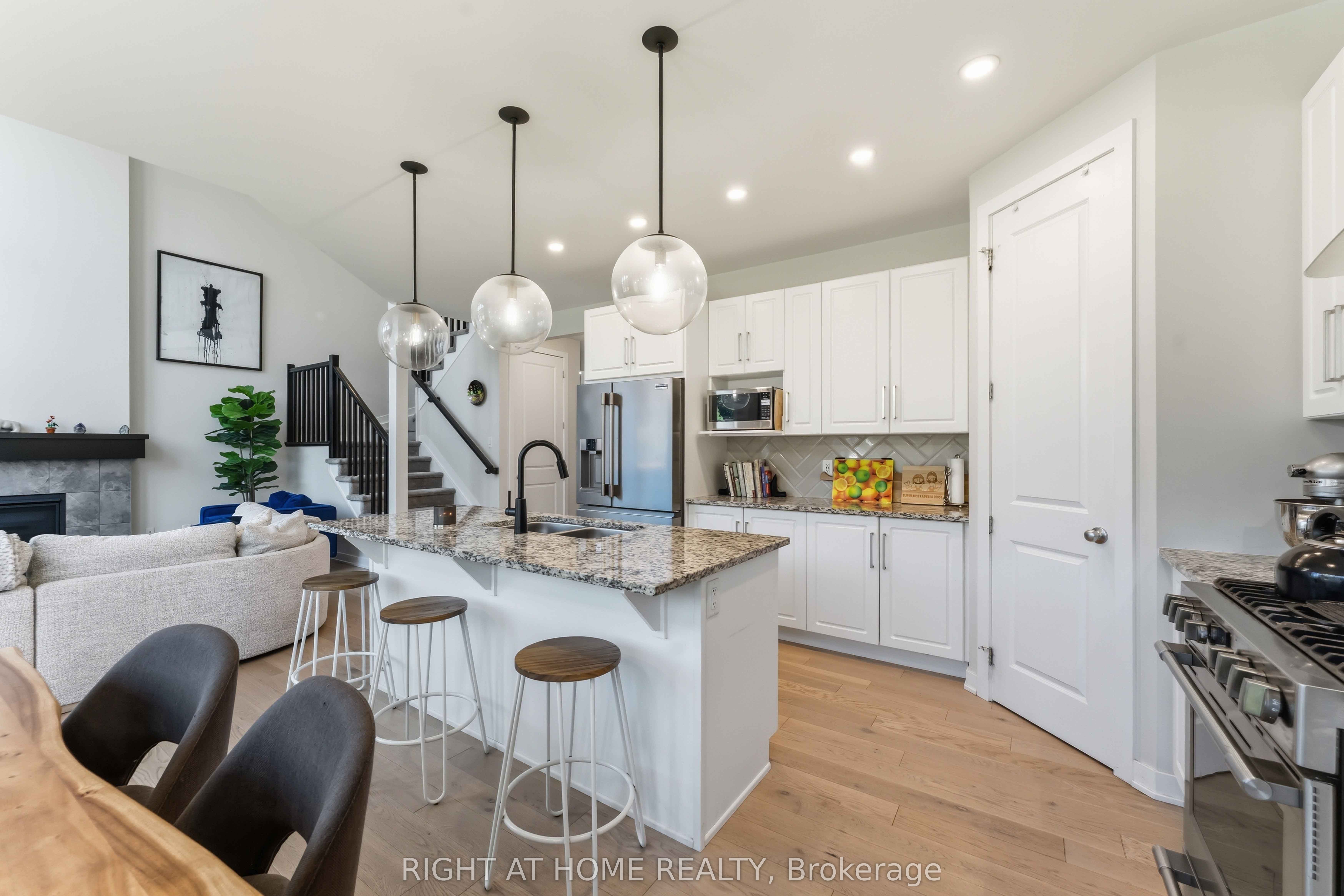 730 Kirkham Crescent Property Photo 18