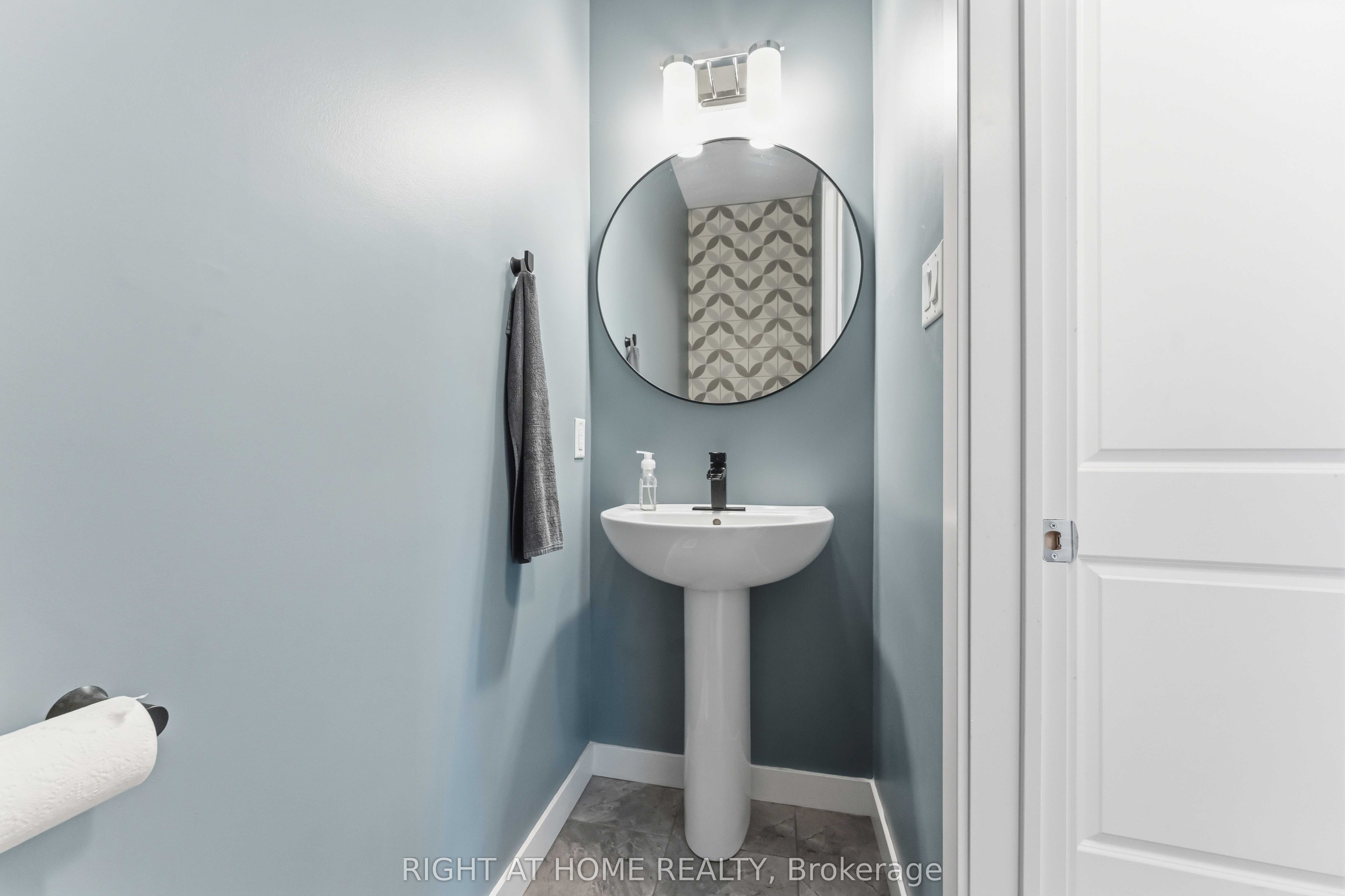 730 Kirkham Crescent Property Photo 22