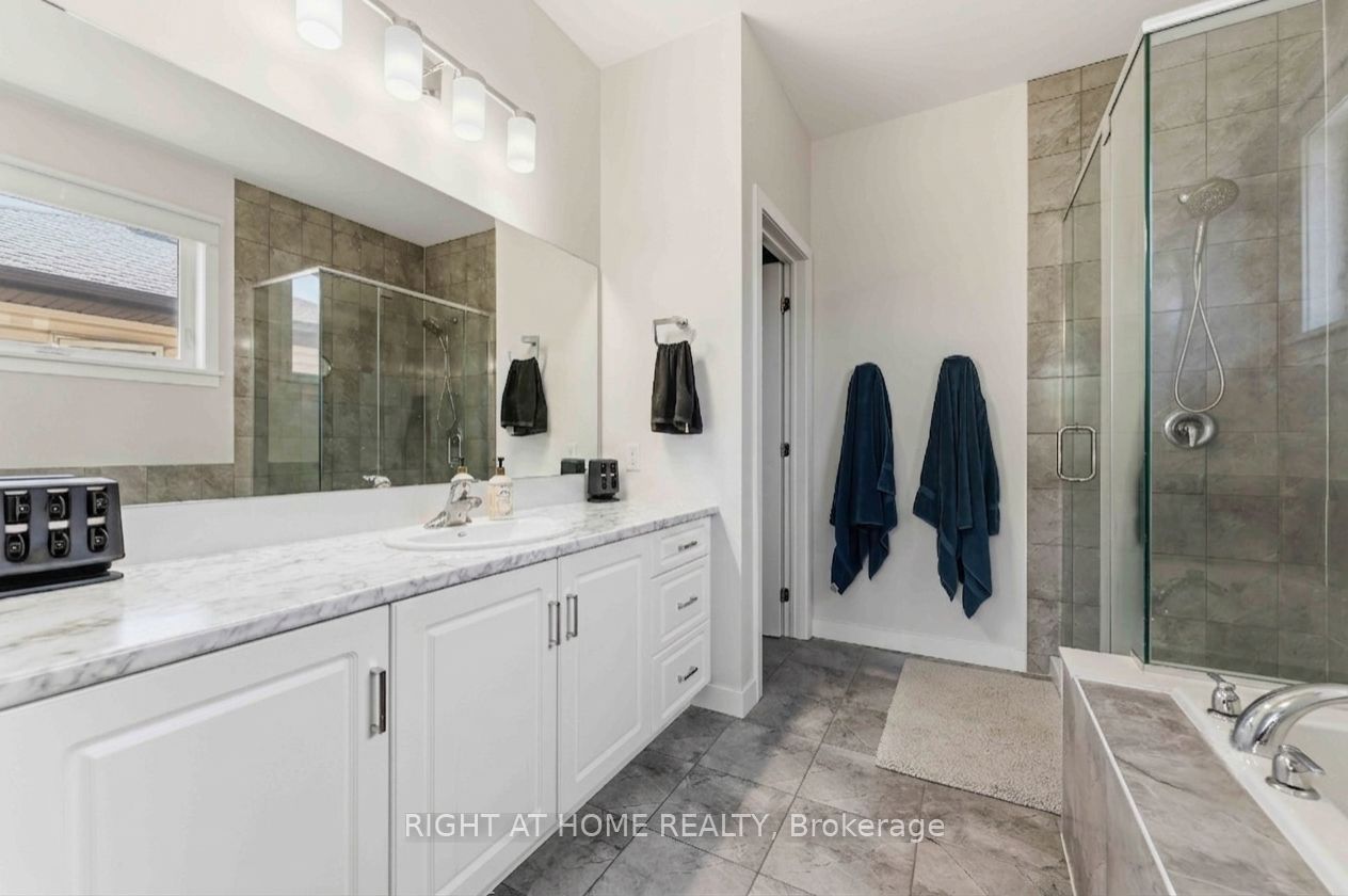 730 Kirkham Crescent Property Photo 25